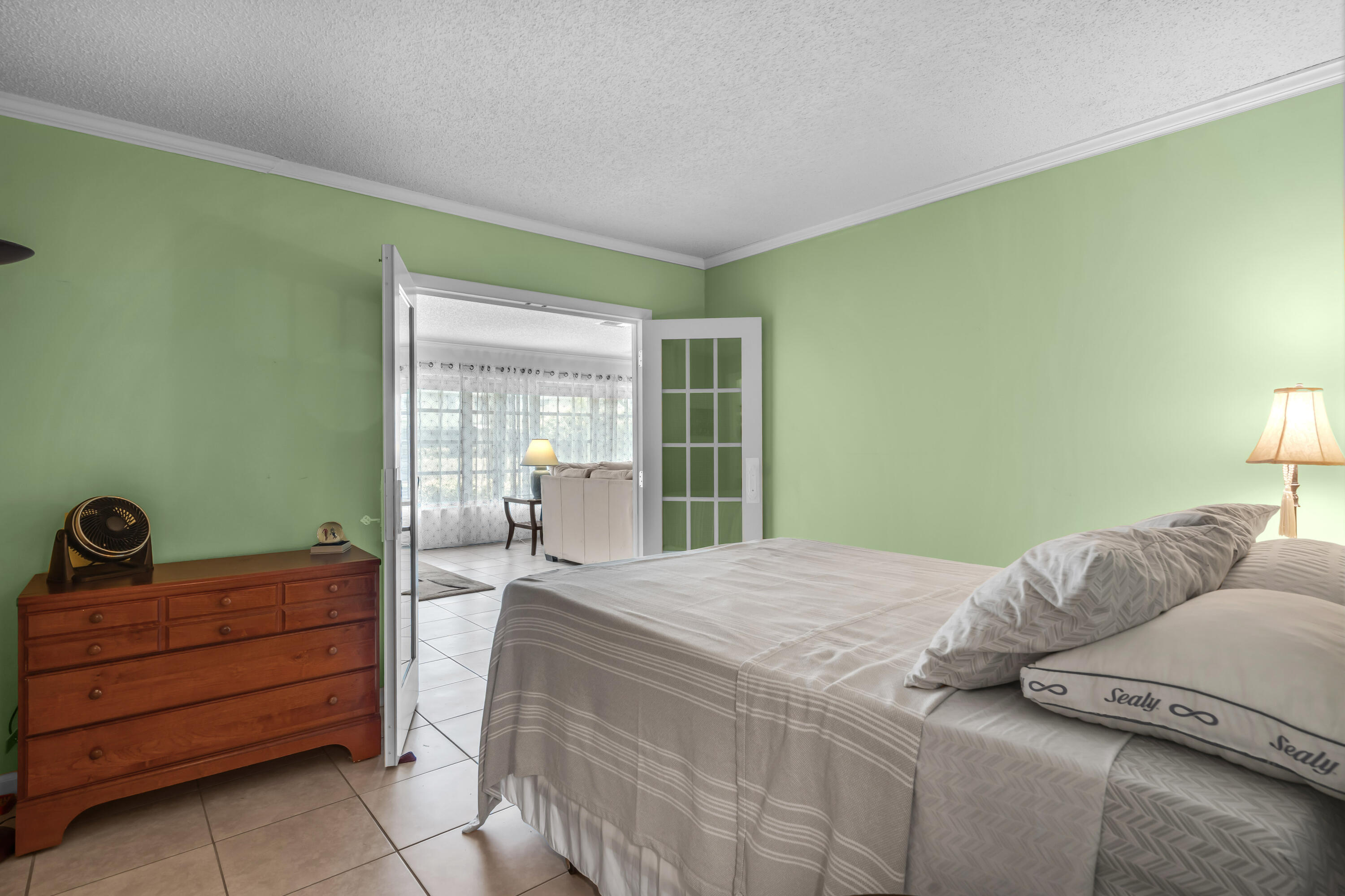 CRESTHAVEN CONDO TOWNHOMES SEC 1 - Residential