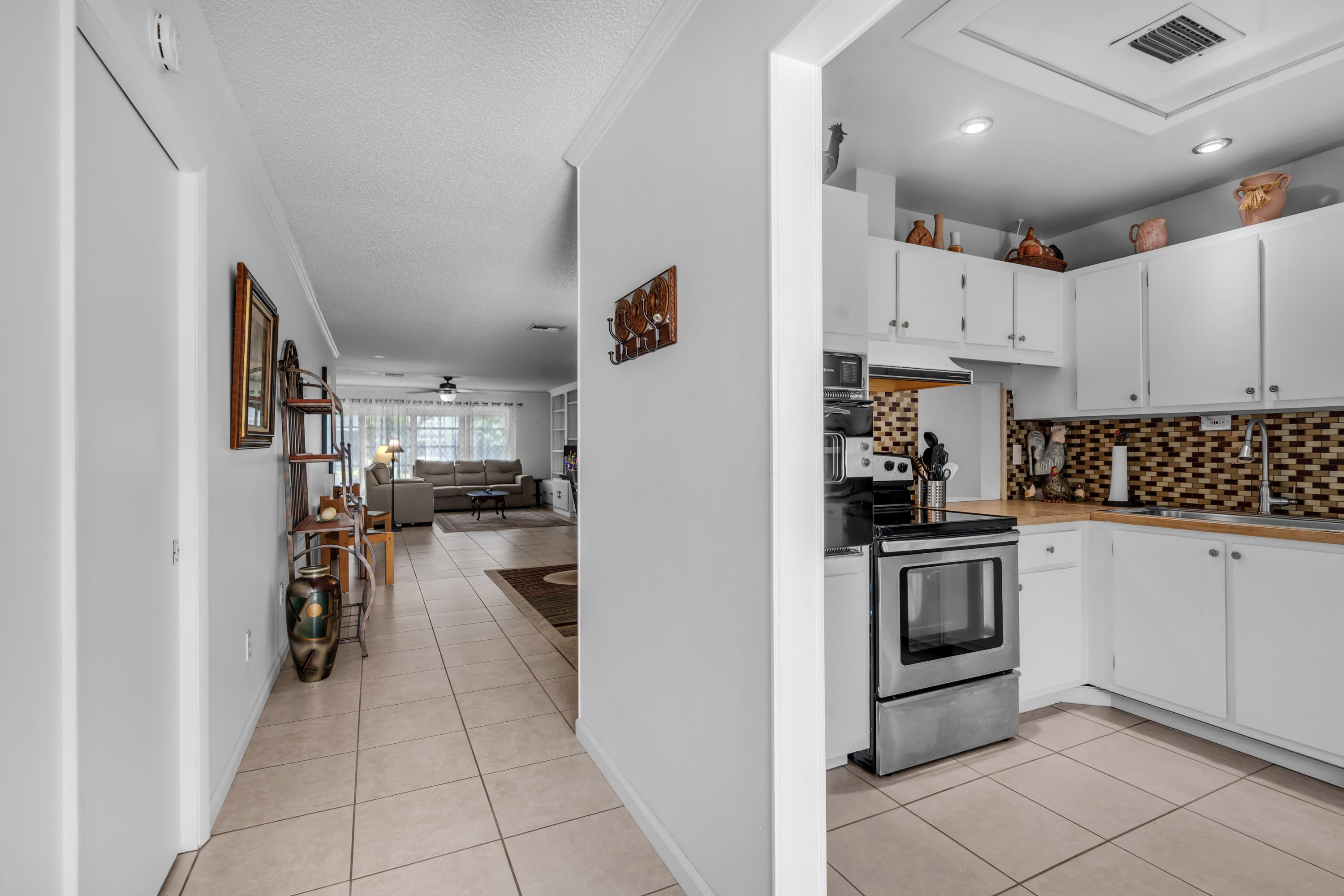 CRESTHAVEN CONDO TOWNHOMES SEC 1 - Residential