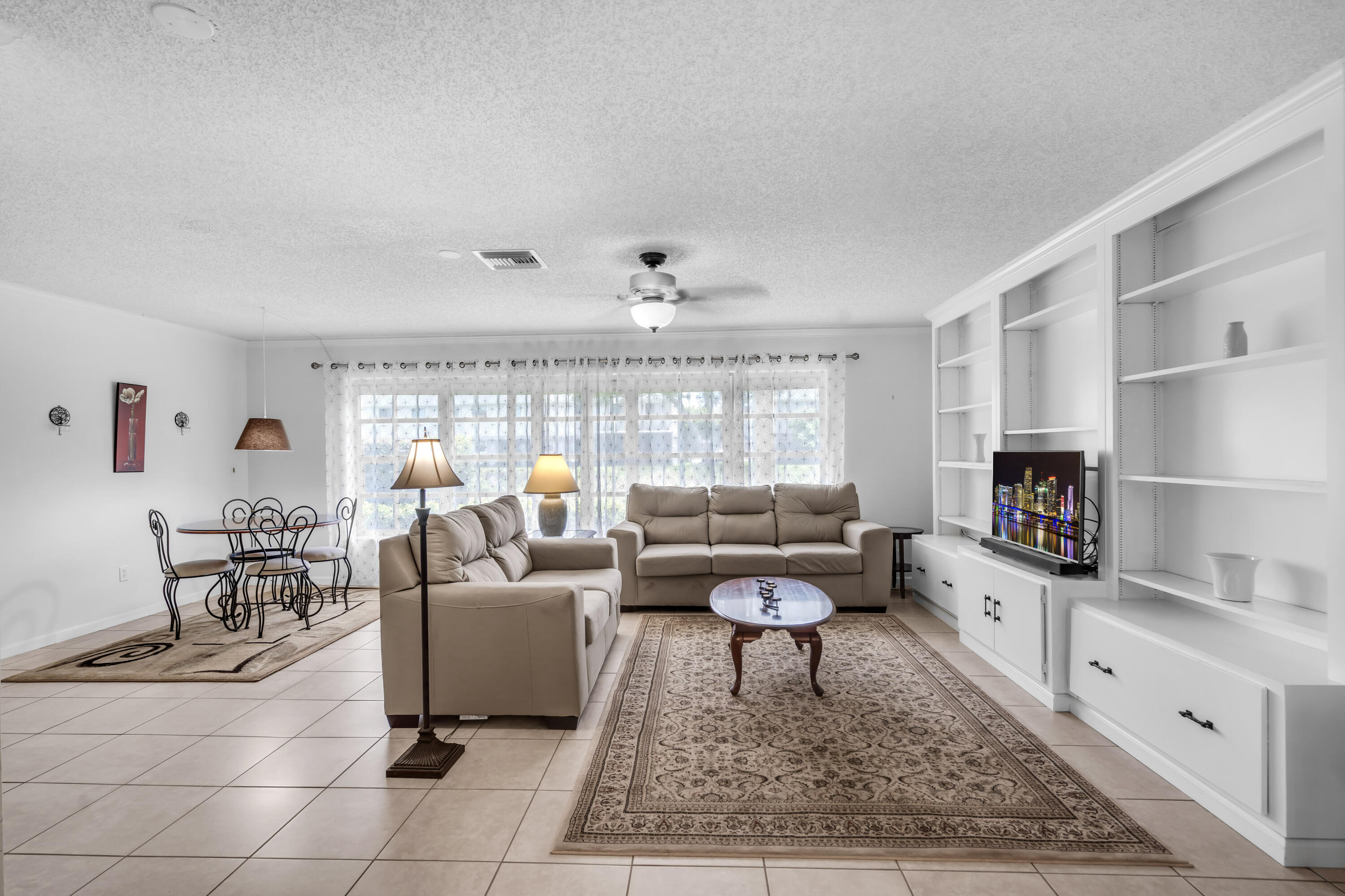 CRESTHAVEN CONDO TOWNHOMES SEC 1 - Residential