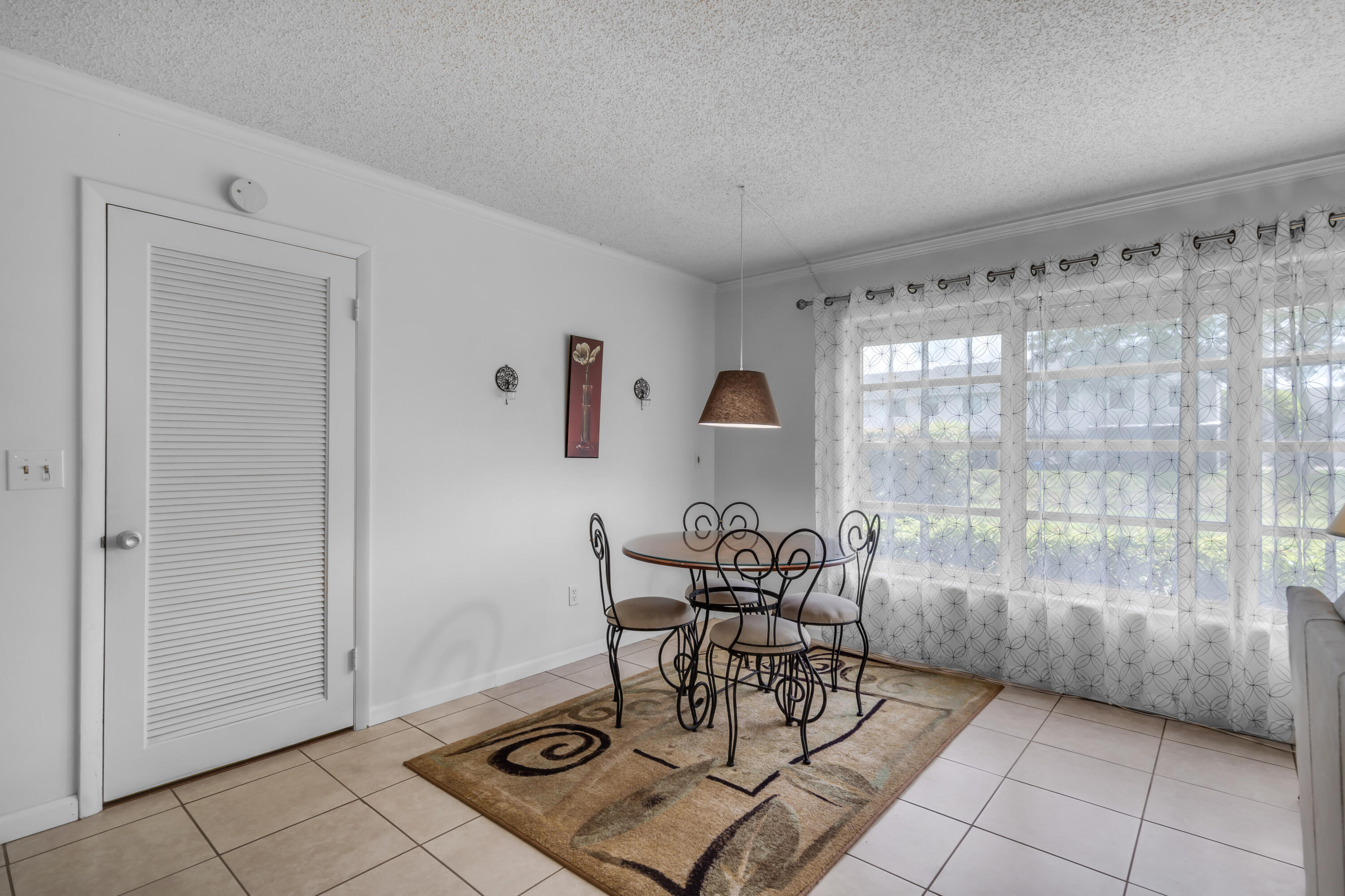 CRESTHAVEN CONDO TOWNHOMES SEC 1 - Residential