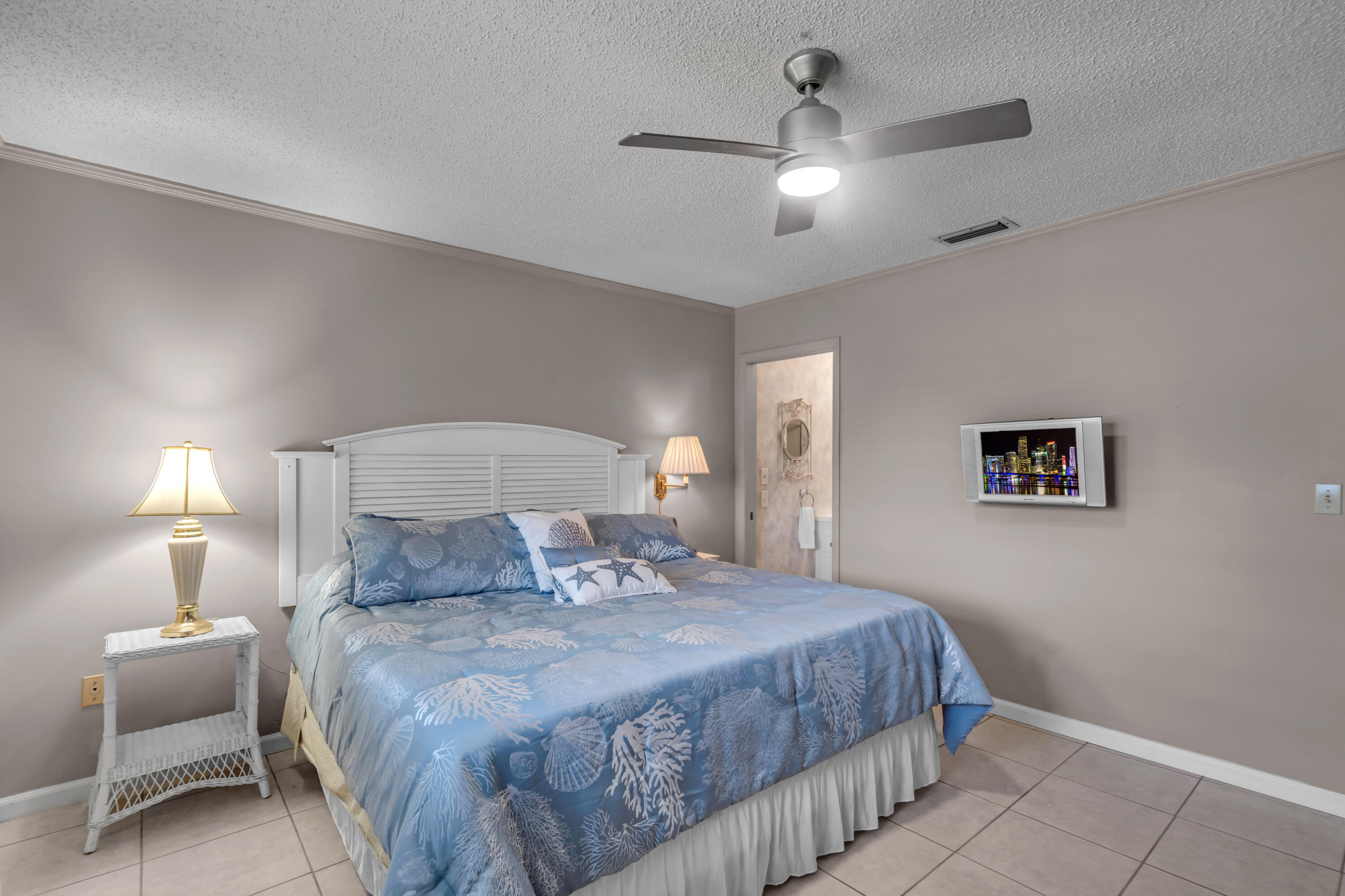 CRESTHAVEN CONDO TOWNHOMES SEC 1 - Residential