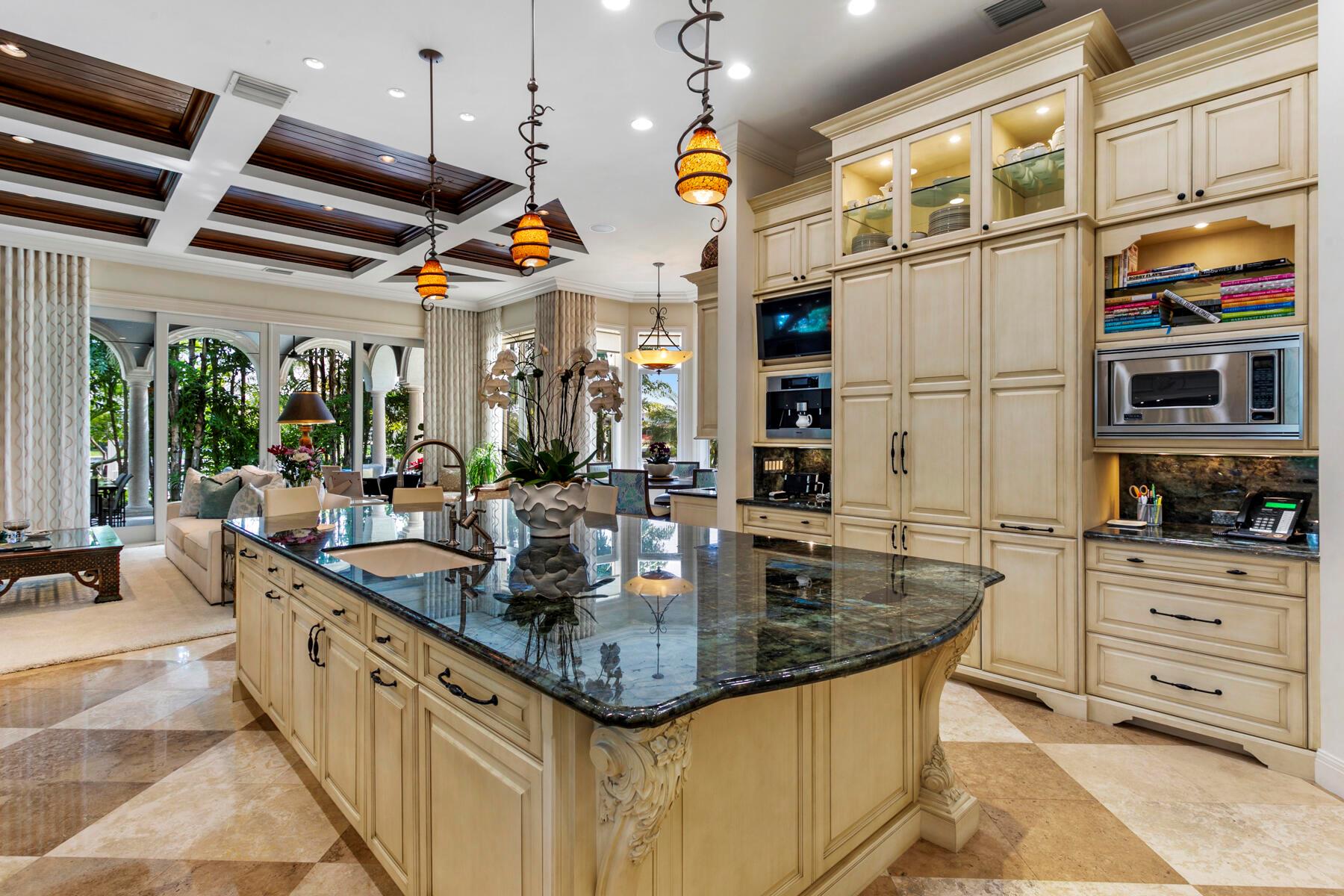 HARBOUR ISLES - Residential