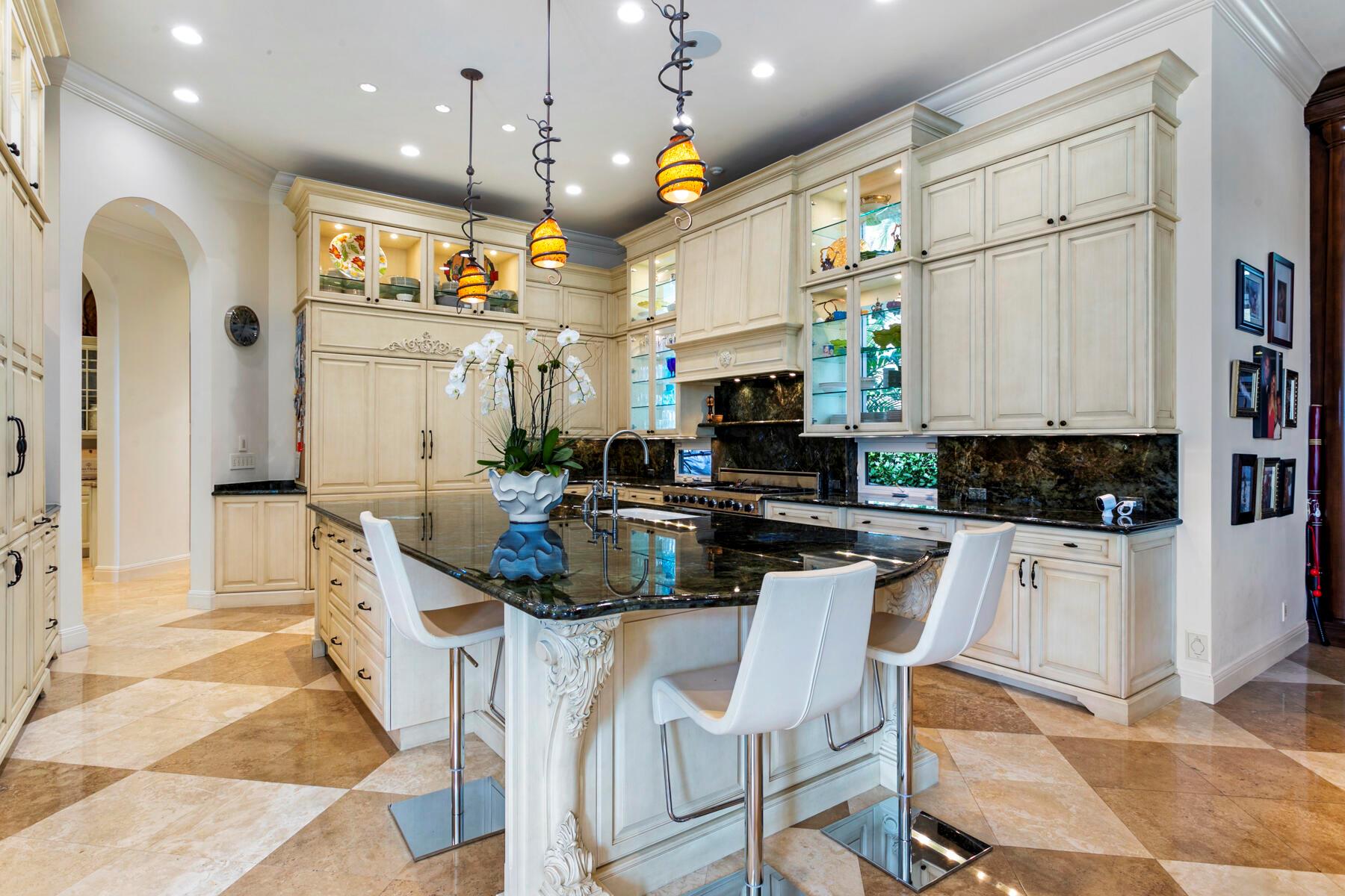 HARBOUR ISLES - Residential
