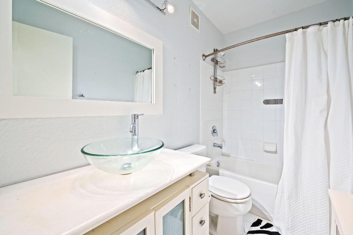 CORAL REEF CLUB - Residential