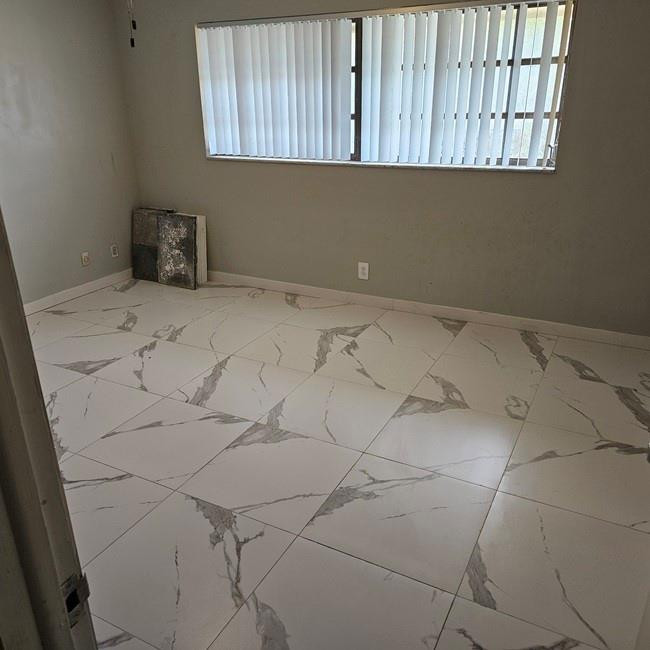 Center Court Condo - Residential