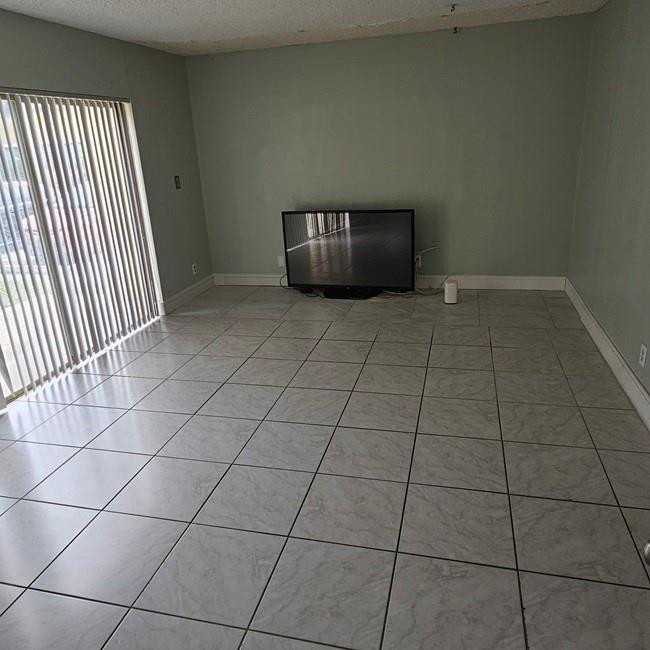 Center Court Condo - Residential