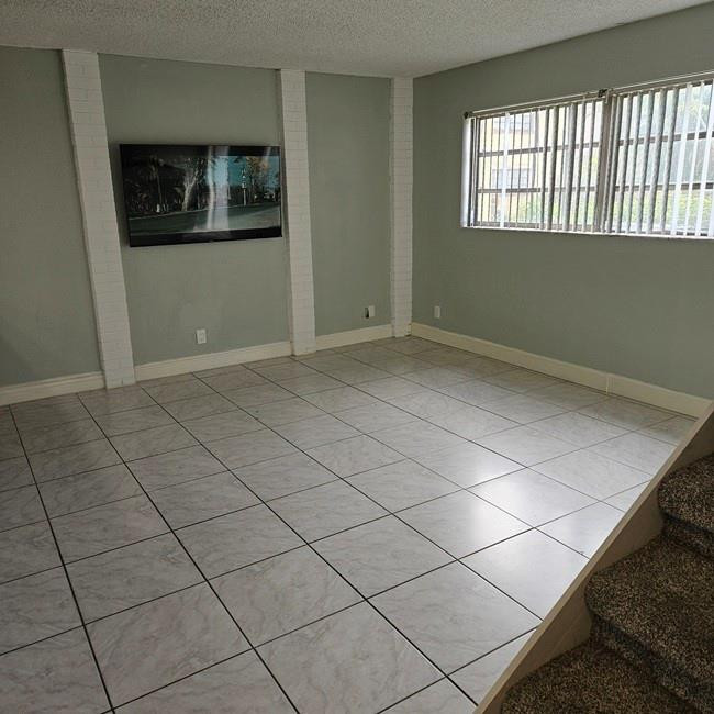 Center Court Condo - Residential