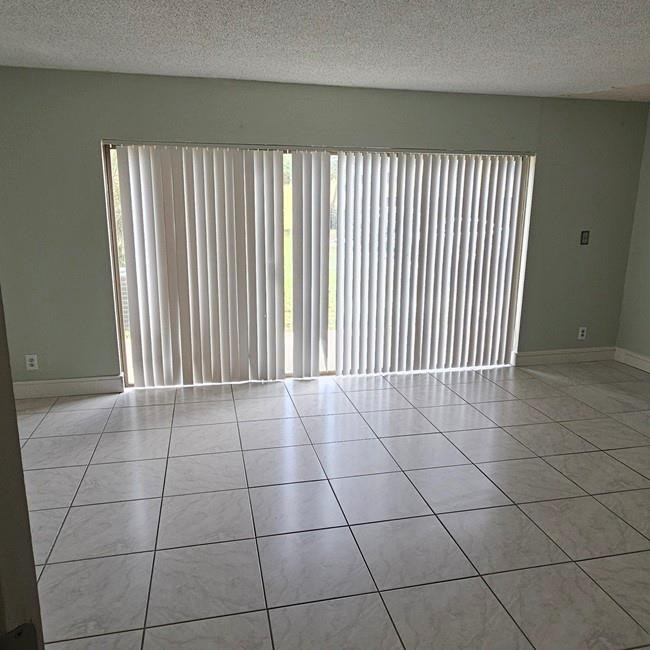 Center Court Condo - Residential