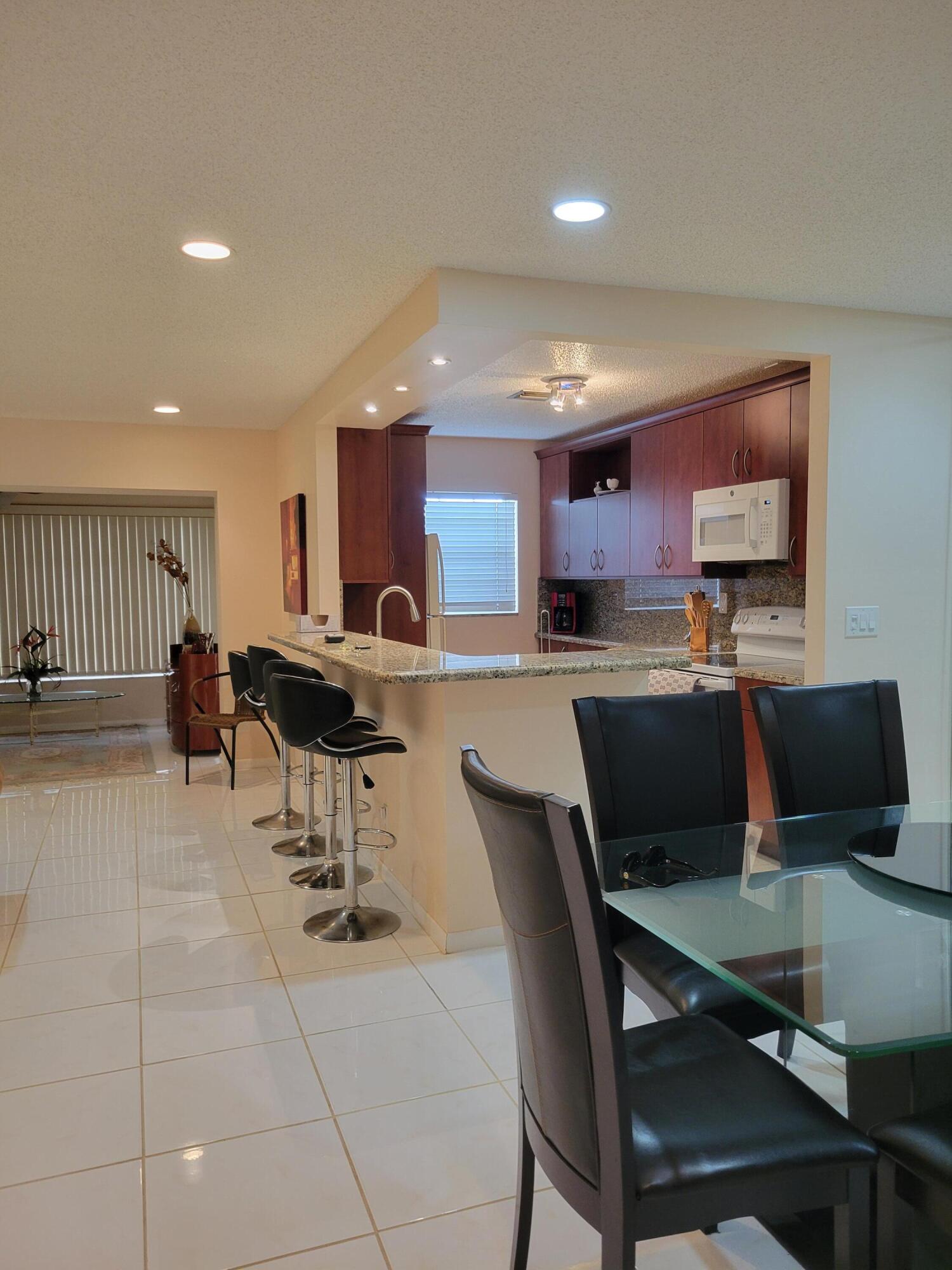 HIGH POINT OF DELRAY WEST CONDO SEC 1&2 - Residential