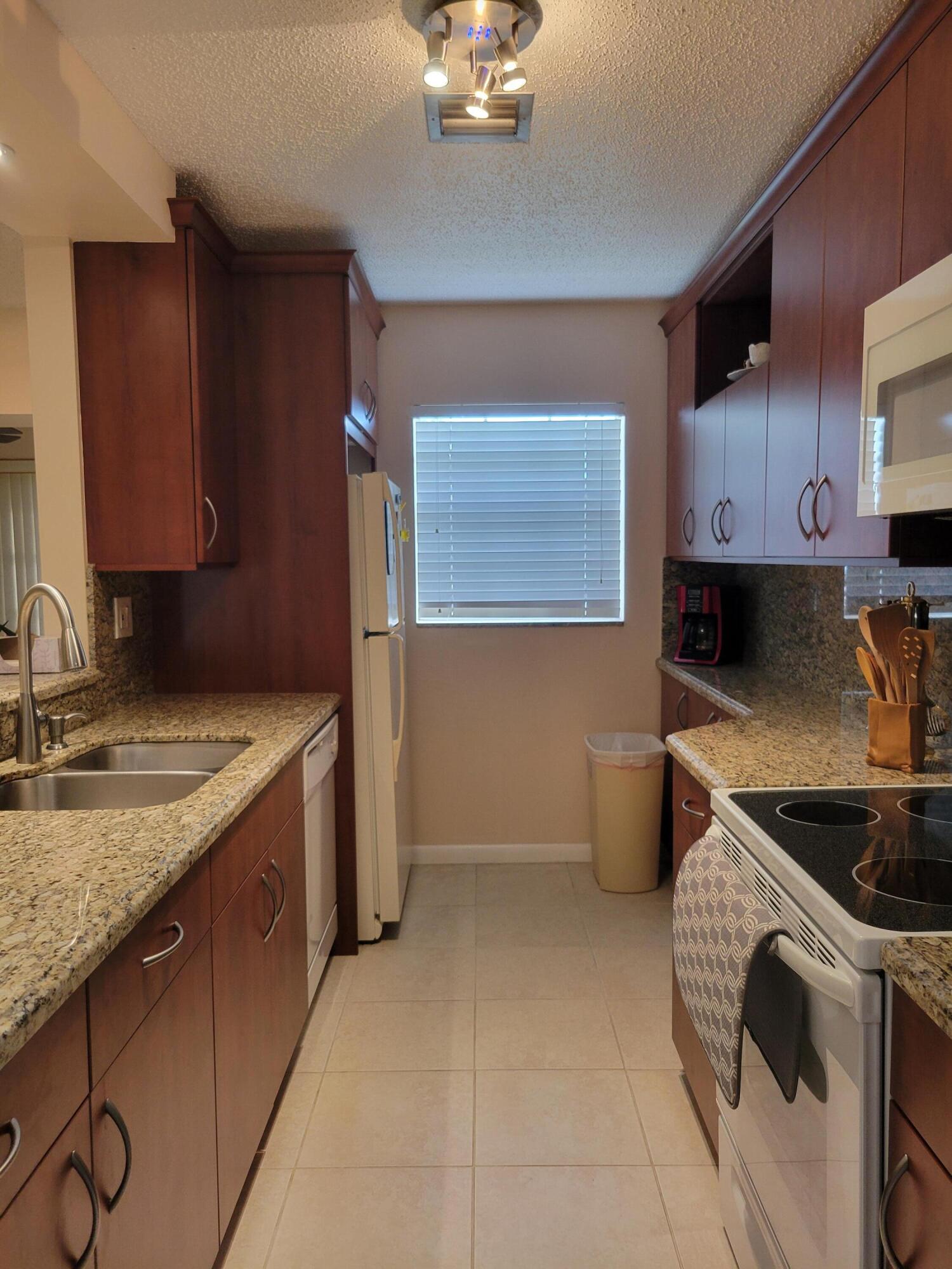 HIGH POINT OF DELRAY WEST CONDO SEC 1&2 - Residential
