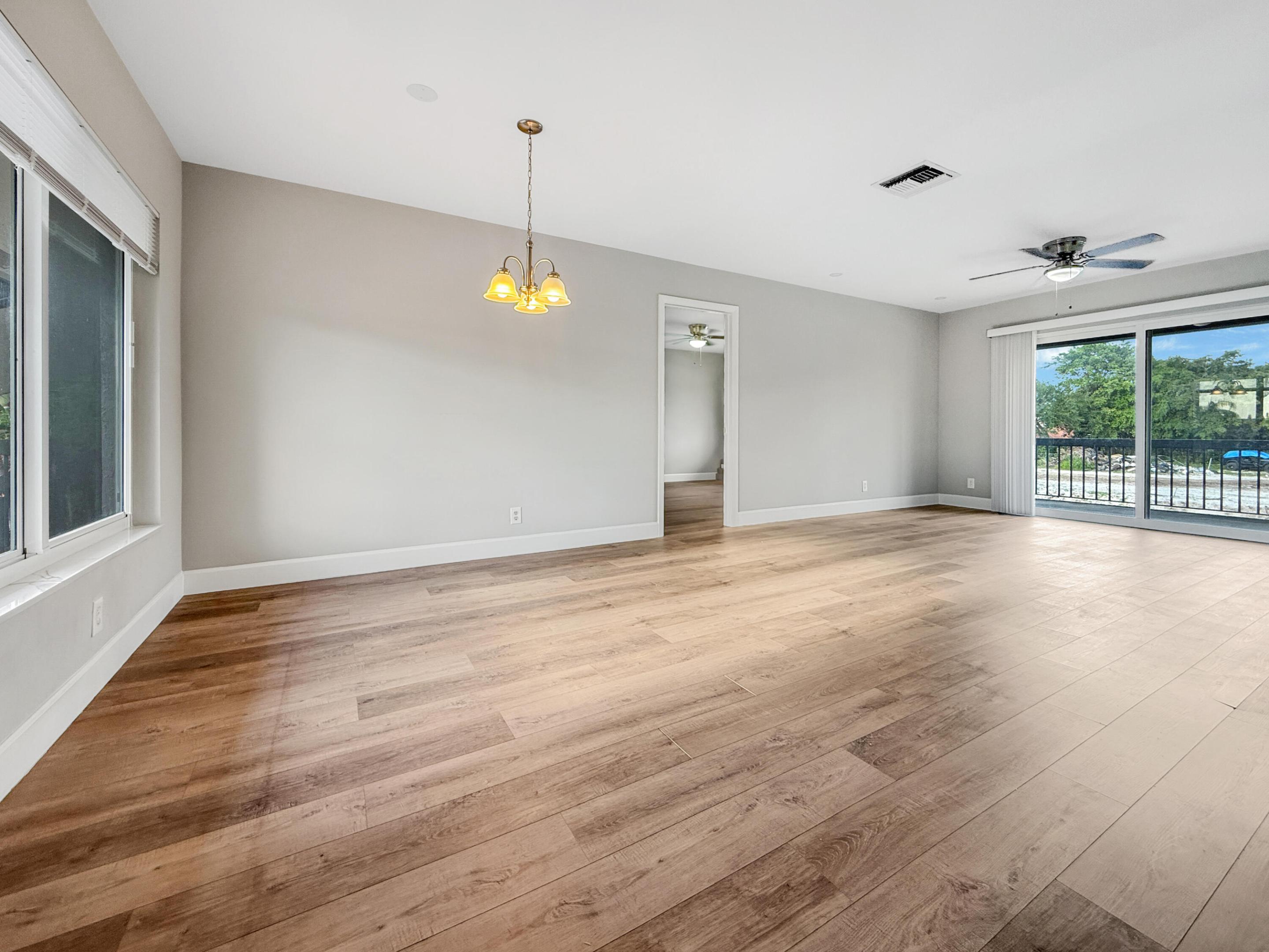 PALM GREENS AT VILLA DEL RAY CONDO II - Residential Lease