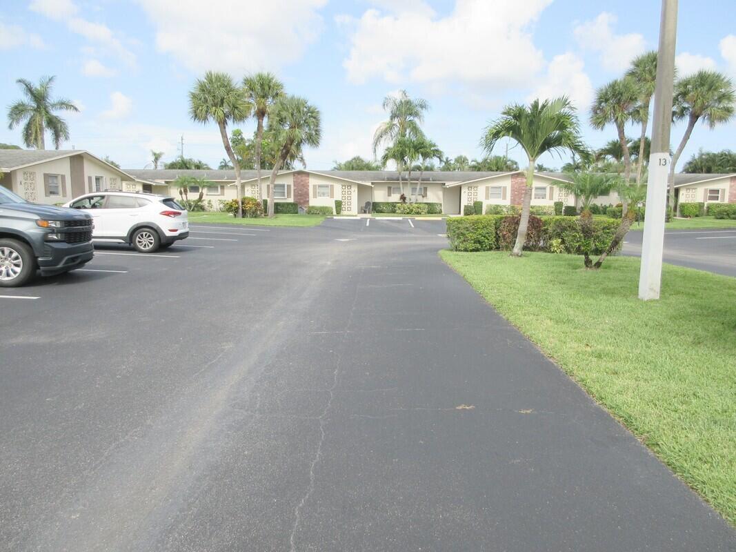CRESTHAVEN VILLAS CONDO 31 - Residential Lease