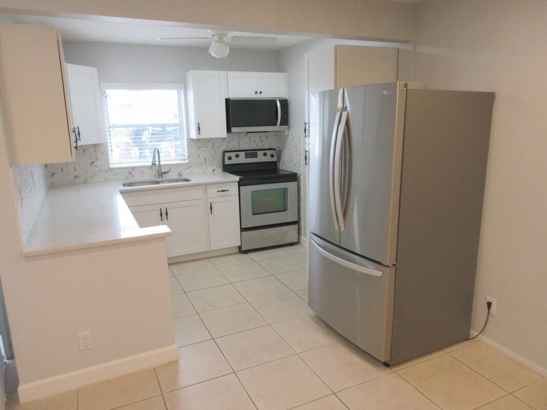 CRESTHAVEN VILLAS CONDO 31 - Residential Lease