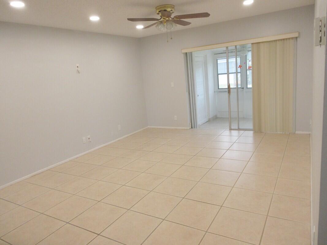 CRESTHAVEN VILLAS CONDO 31 - Residential Lease