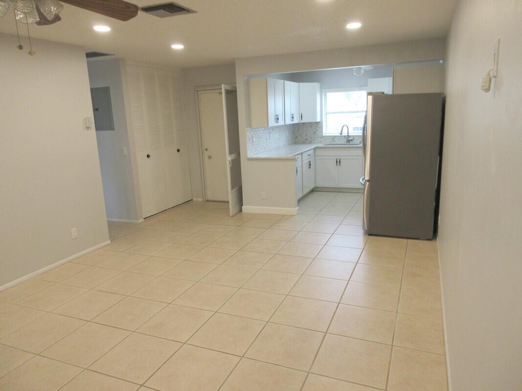CRESTHAVEN VILLAS CONDO 31 - Residential Lease