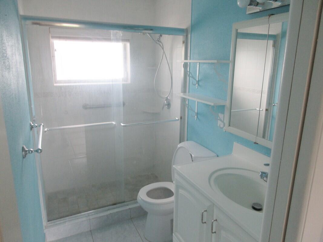 CRESTHAVEN VILLAS CONDO 31 - Residential Lease