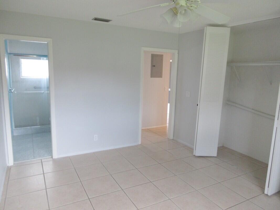 CRESTHAVEN VILLAS CONDO 31 - Residential Lease