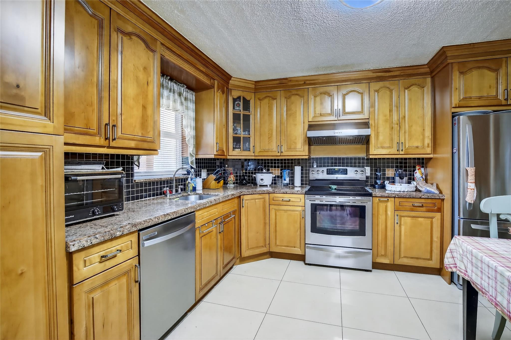 HOLLYBROOK GOLF & TENNIS - Residential