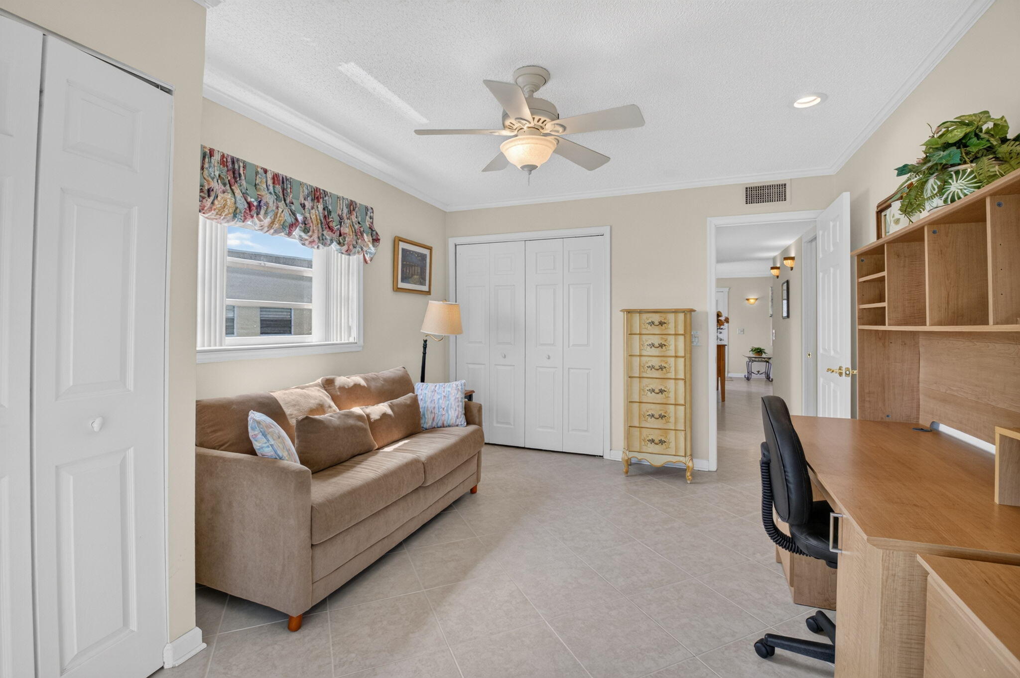 KINGS POINT CAPRI CONDOS - Residential