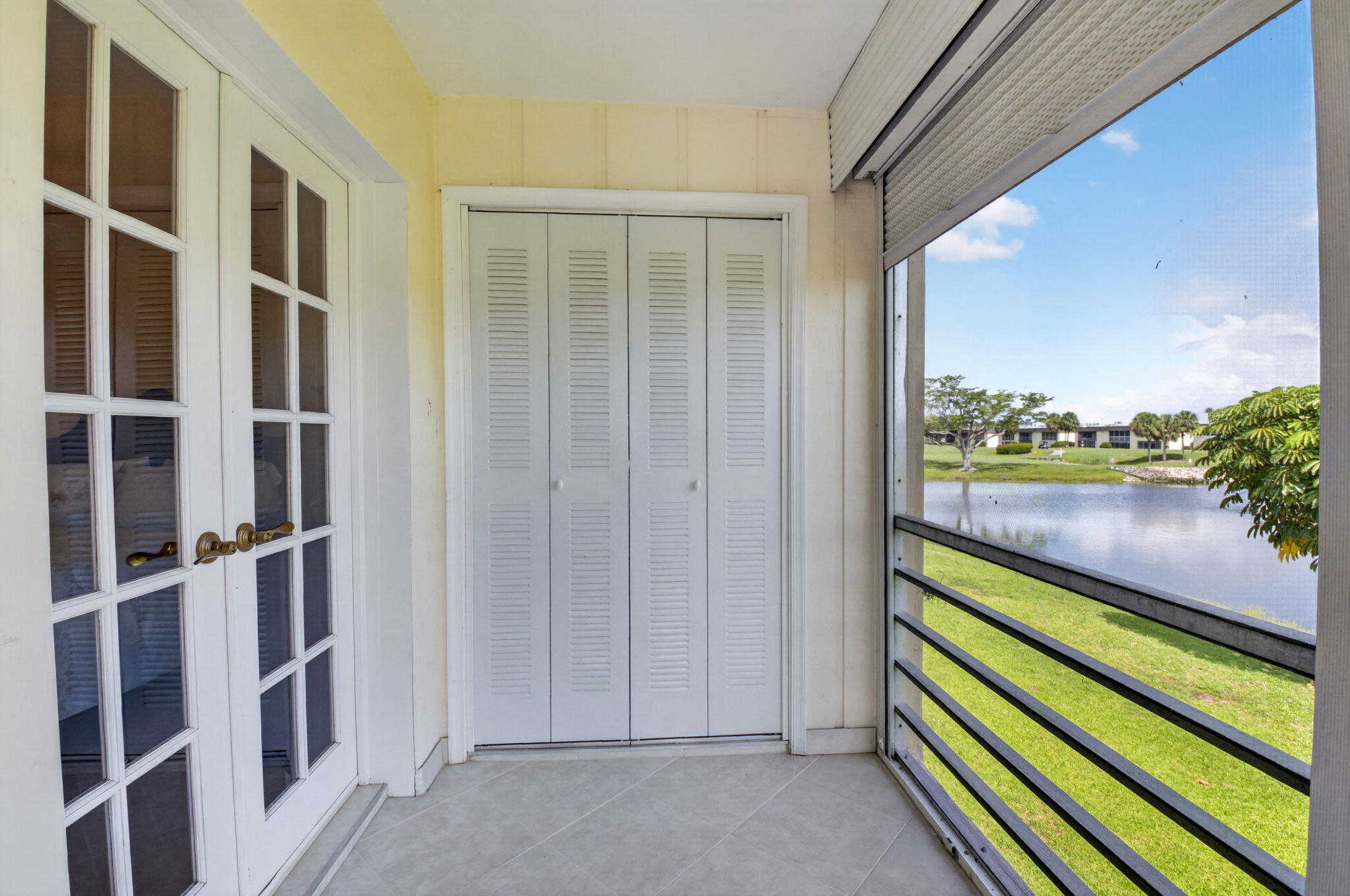 KINGS POINT CAPRI CONDOS - Residential