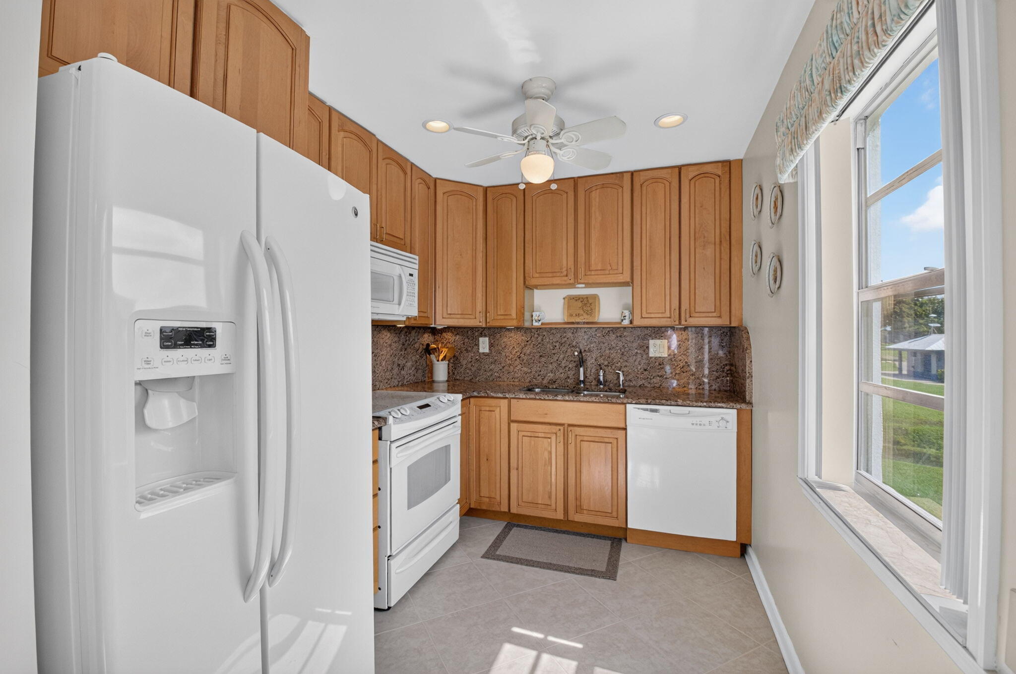 KINGS POINT CAPRI CONDOS - Residential