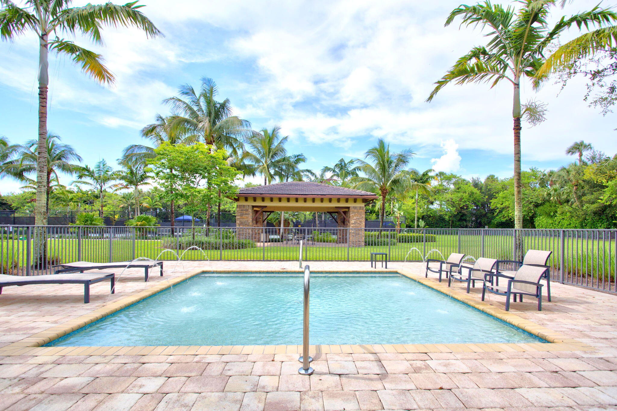 PALM MEADOWS ESTATES - Residential