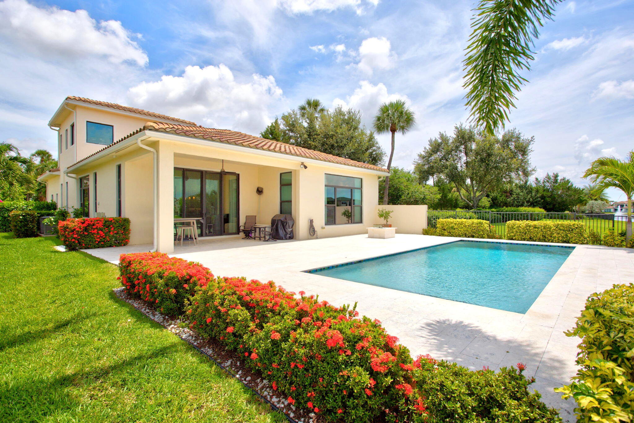 PALM MEADOWS ESTATES - Residential