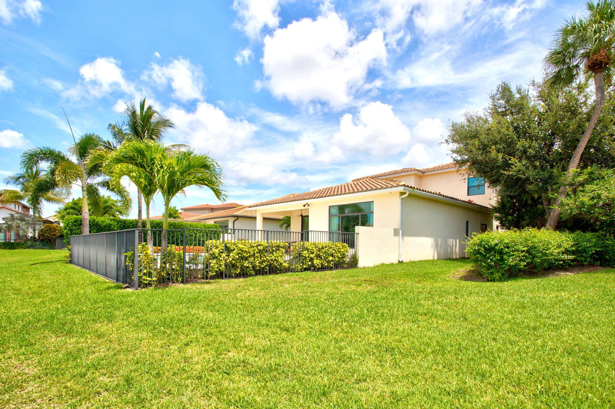 PALM MEADOWS ESTATES - Residential