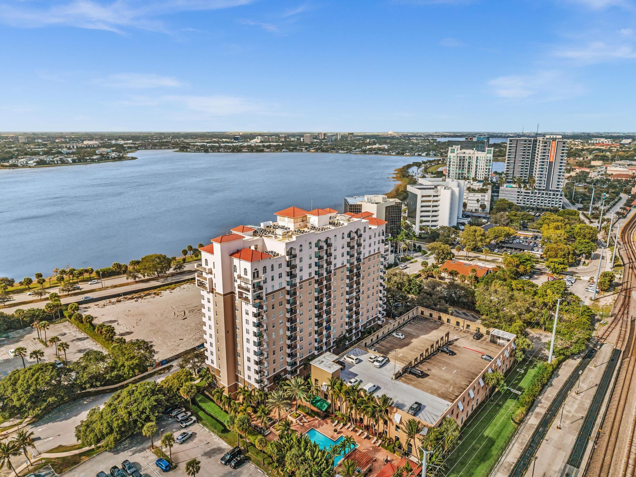 MONTECITO PALM BEACH CONDOMINIUM - Residential