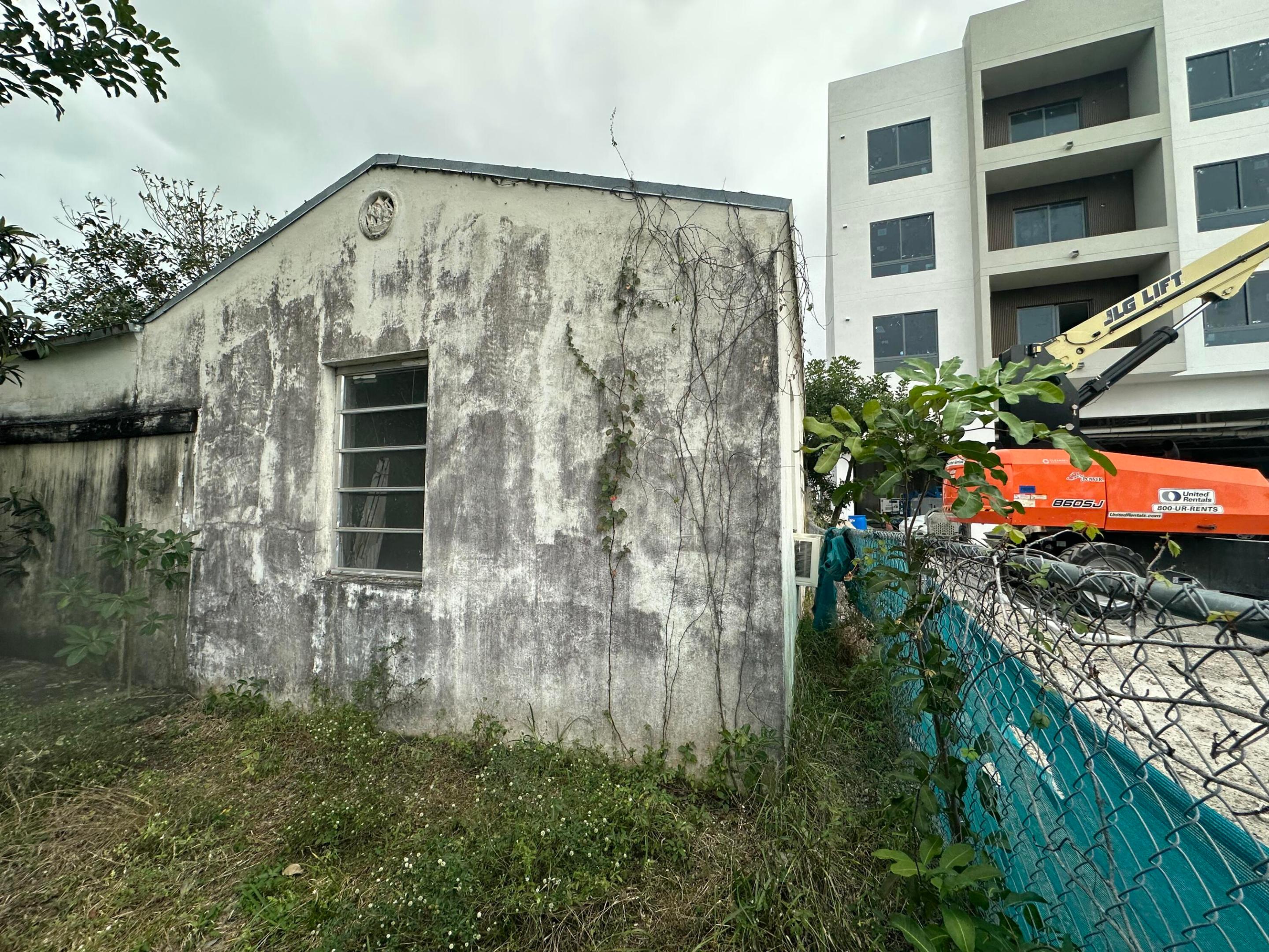 HALLANDALE PARK NO 3 - Residential Income