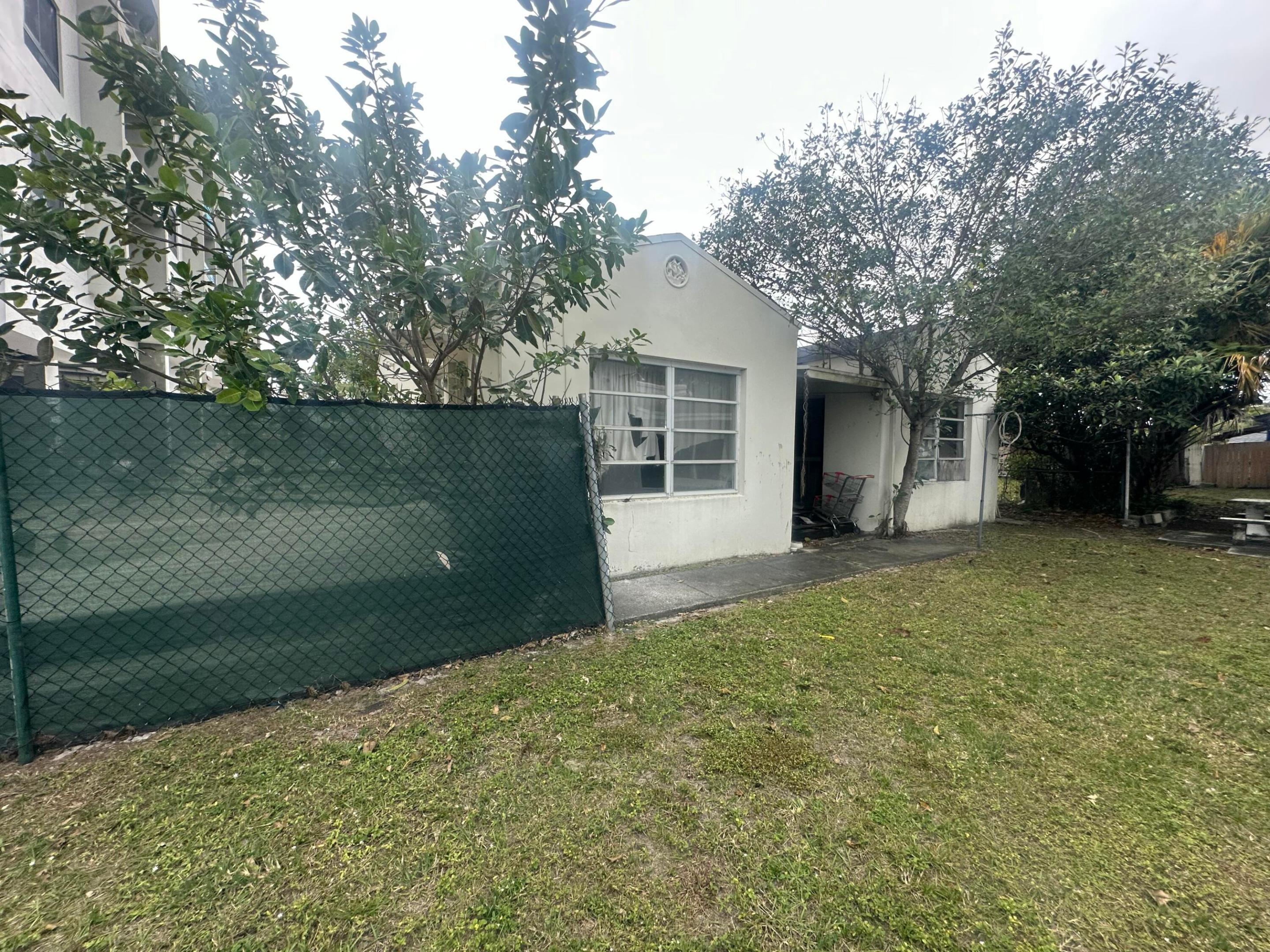 HALLANDALE PARK NO 3 - Residential Income