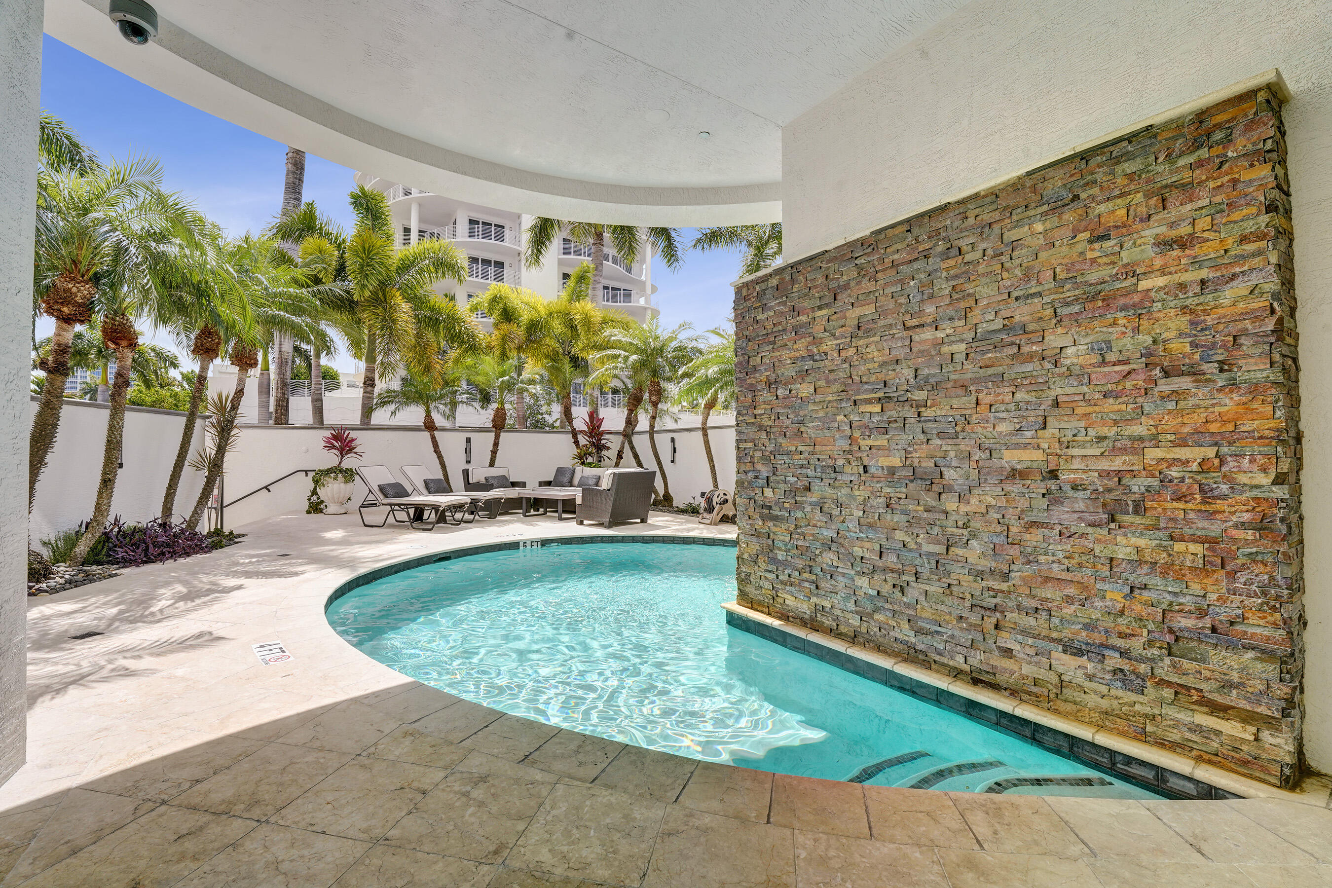 LA CASCADE CONDO - Residential