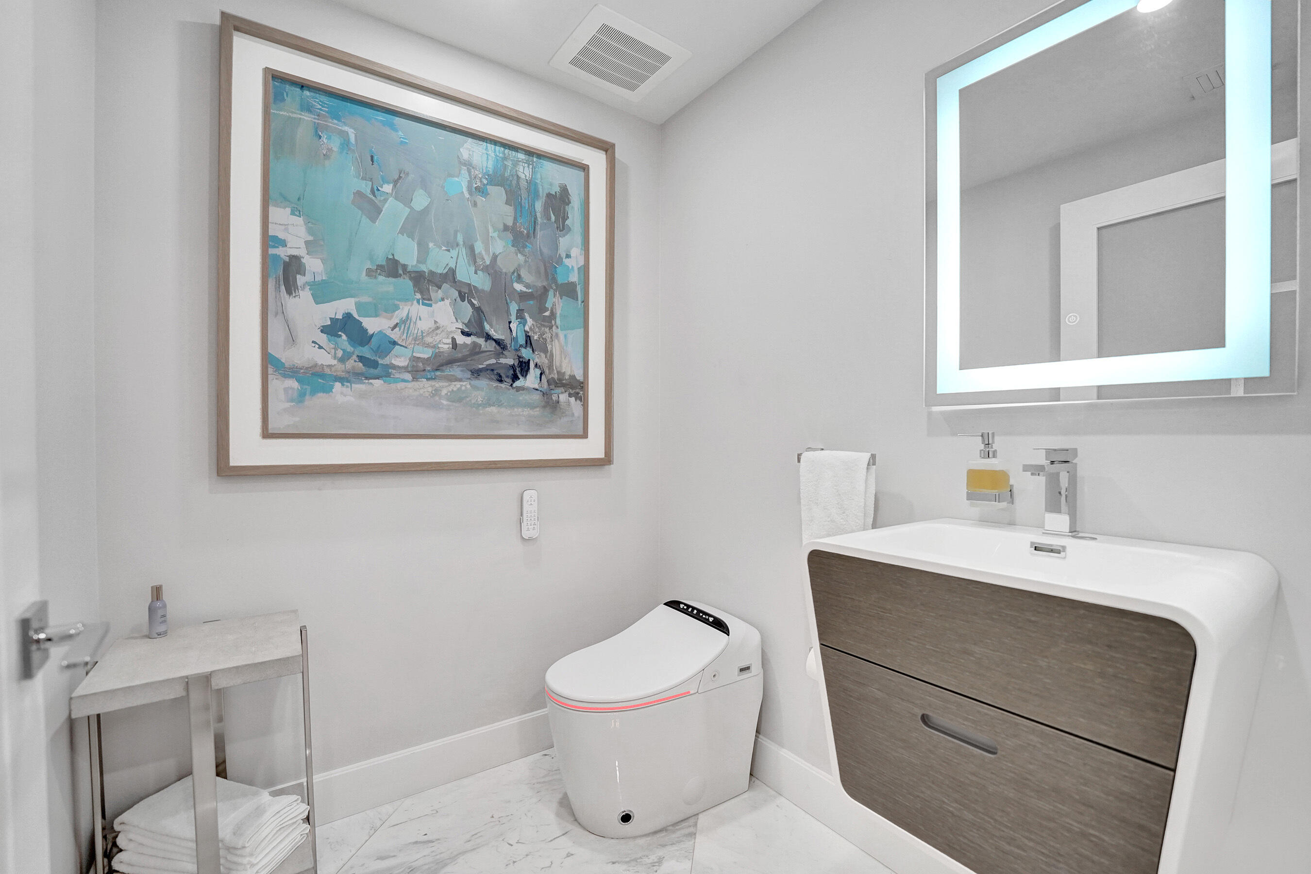 LA CASCADE CONDO - Residential