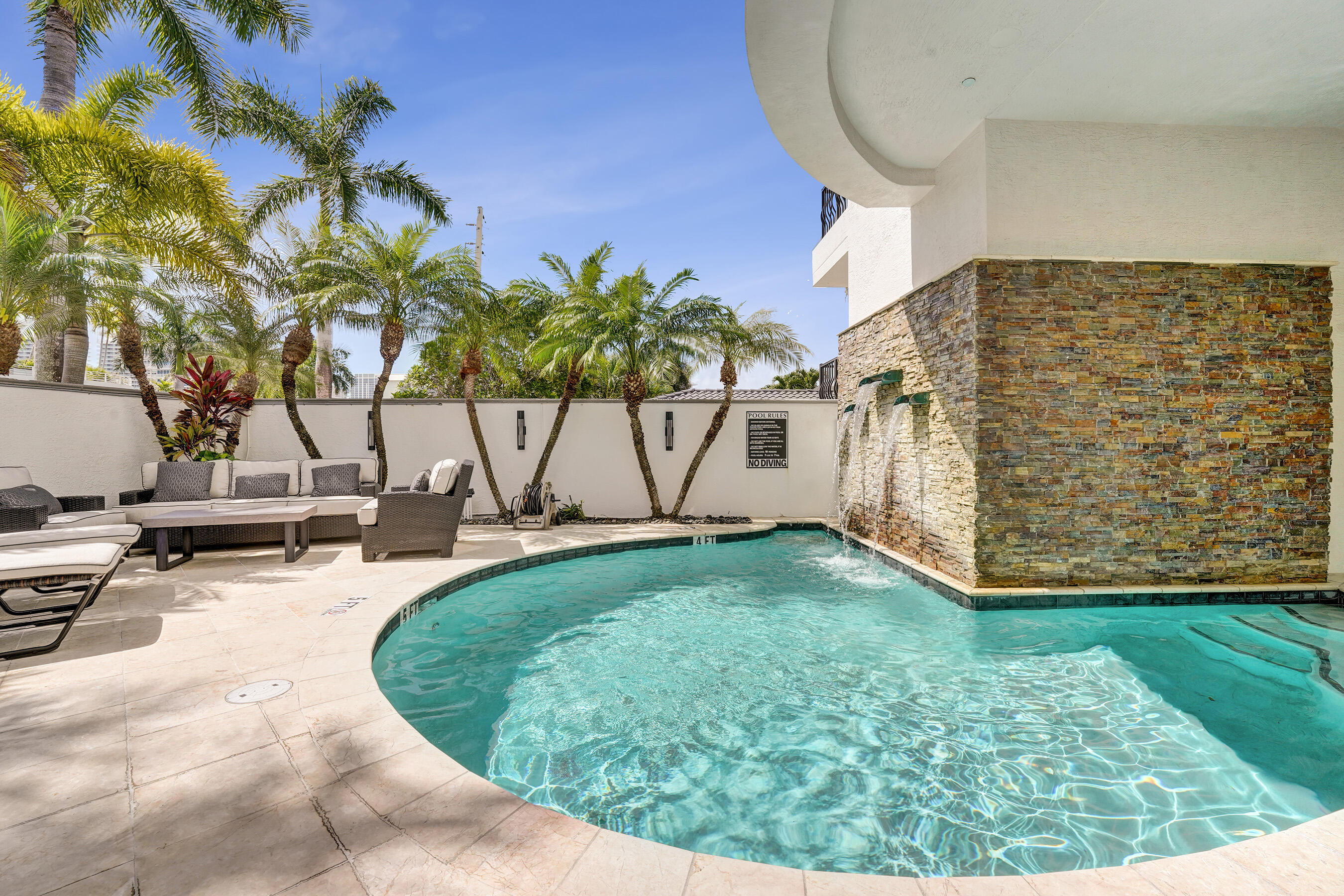 LA CASCADE CONDO - Residential