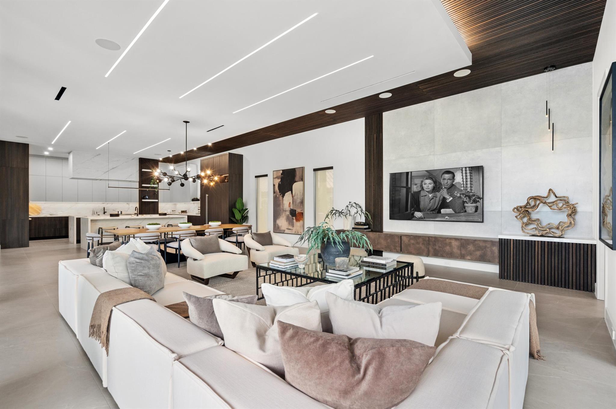 ROYAL PALM YACHT & COUNTRY CLUB SUB - Residential