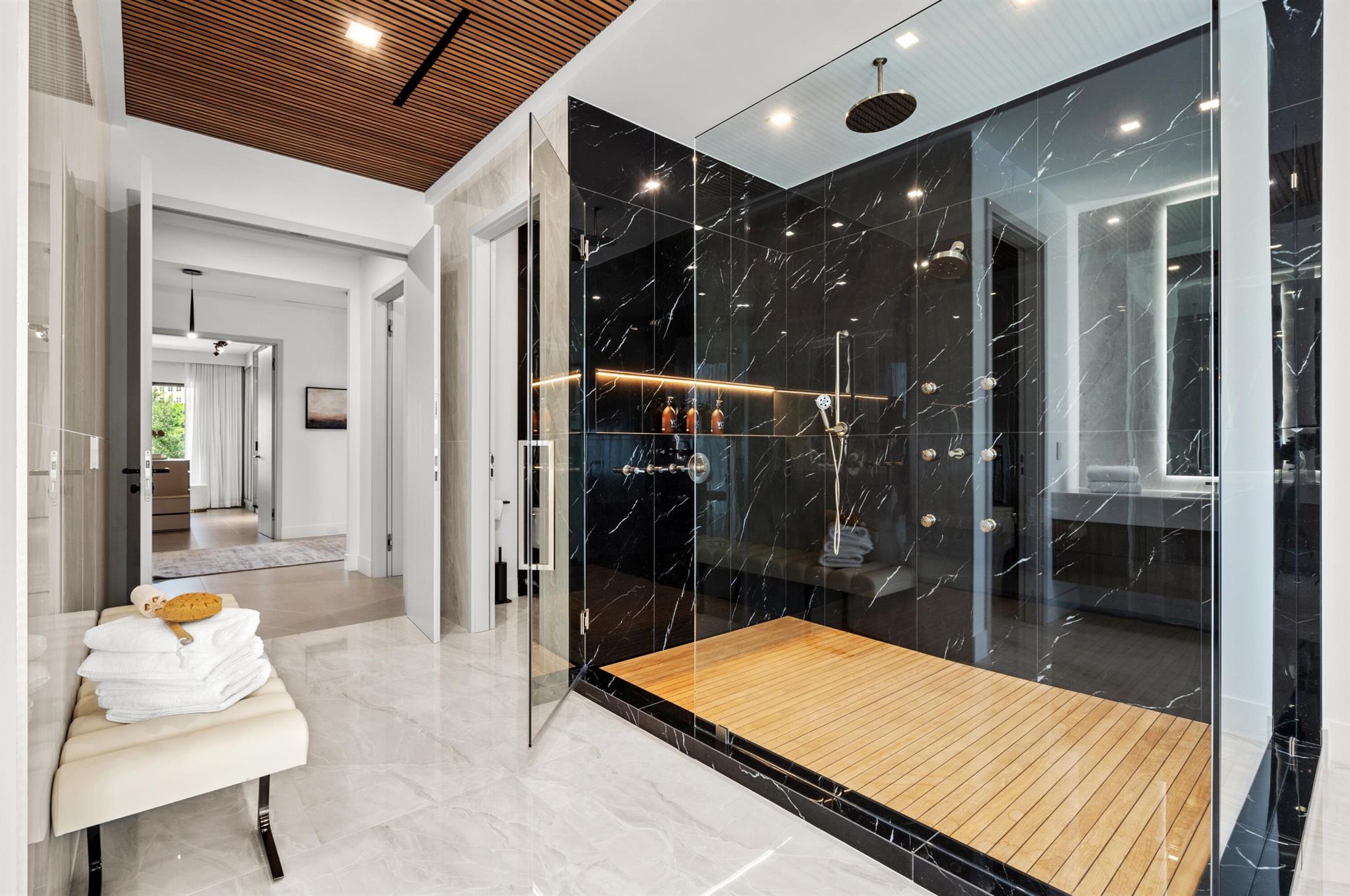 ROYAL PALM YACHT & COUNTRY CLUB SUB - Residential