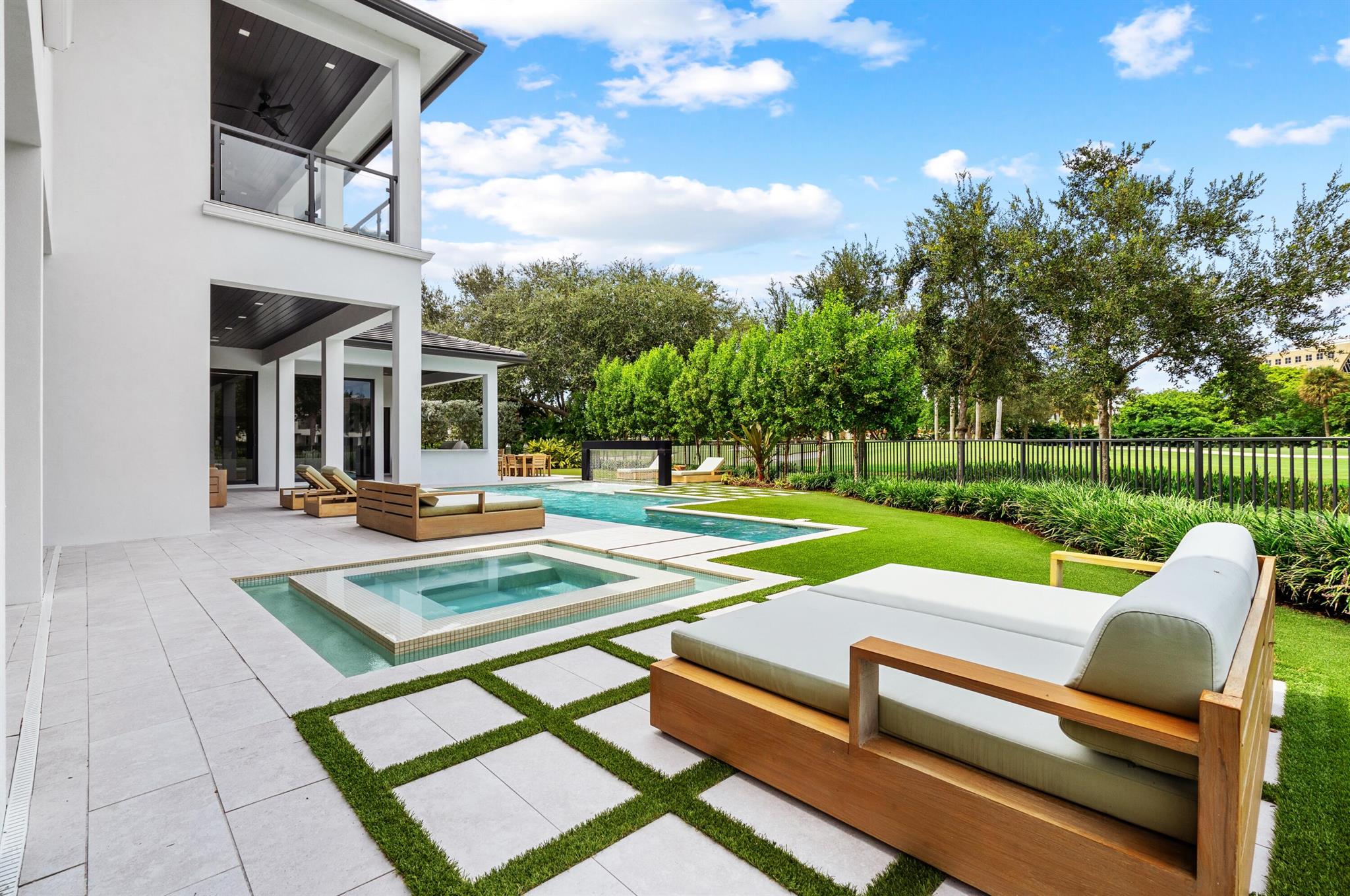 ROYAL PALM YACHT & COUNTRY CLUB SUB - Residential