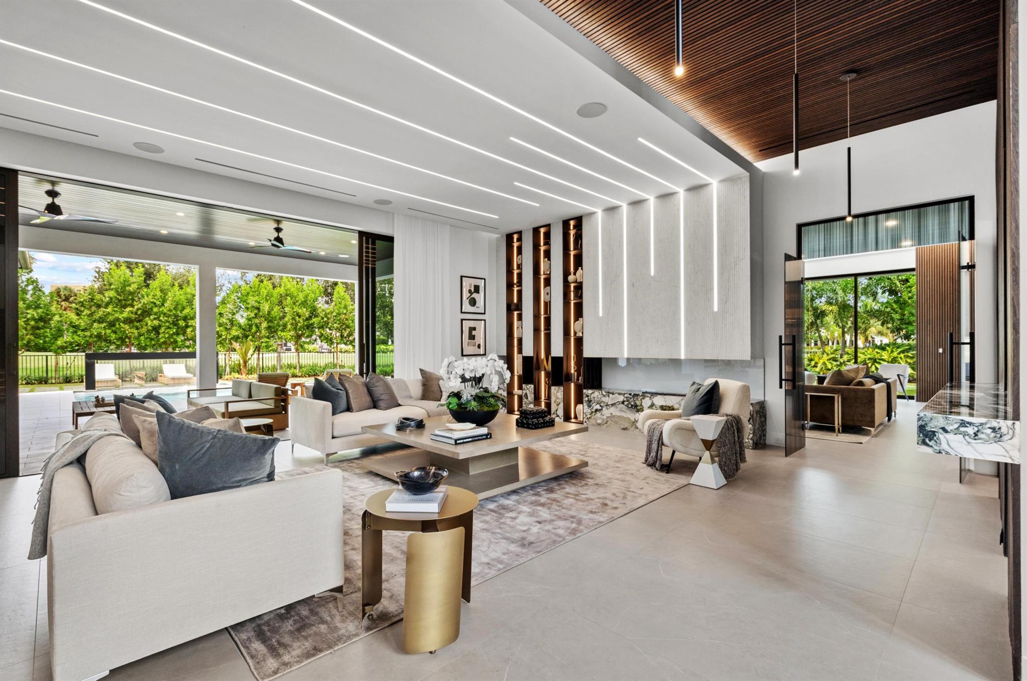 ROYAL PALM YACHT & COUNTRY CLUB SUB - Residential