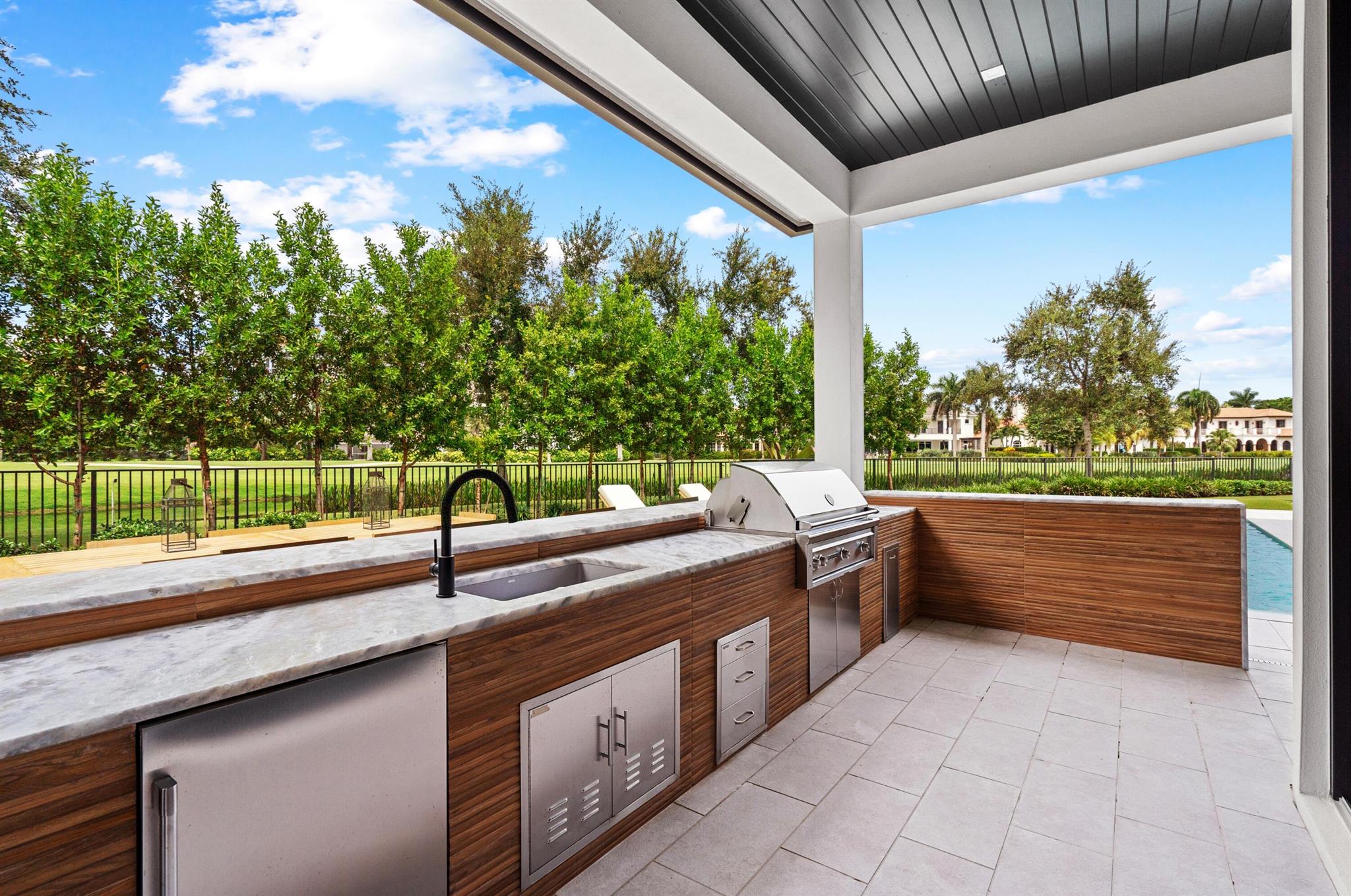 ROYAL PALM YACHT & COUNTRY CLUB SUB - Residential