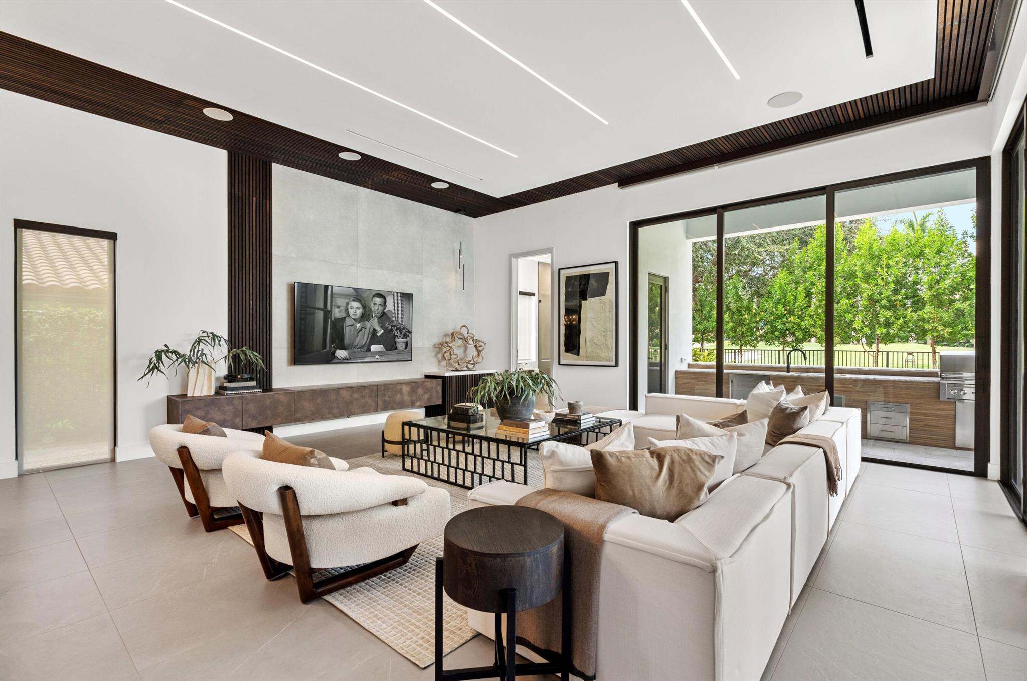 ROYAL PALM YACHT & COUNTRY CLUB SUB - Residential