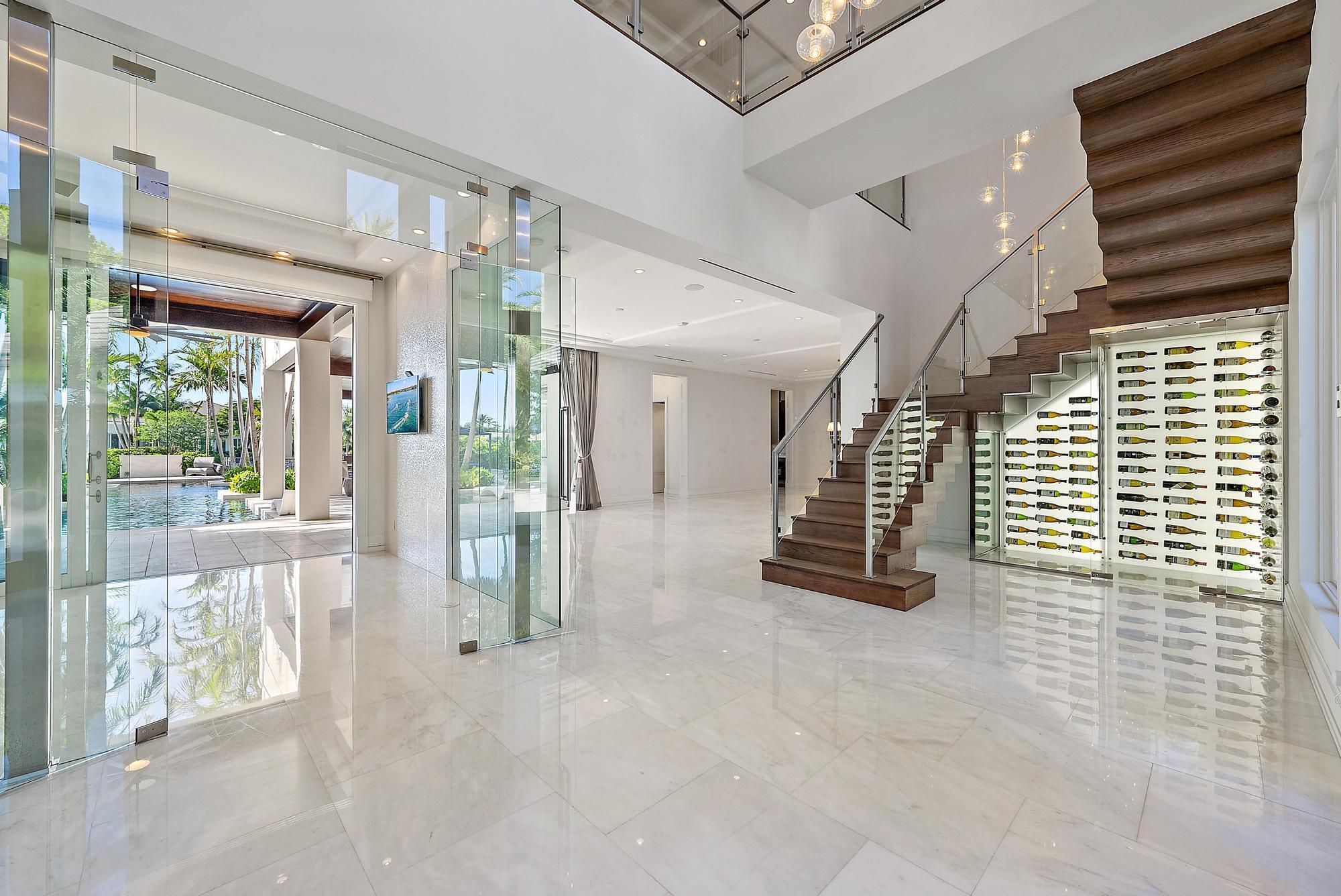 ADMIRALS COVE - Residential