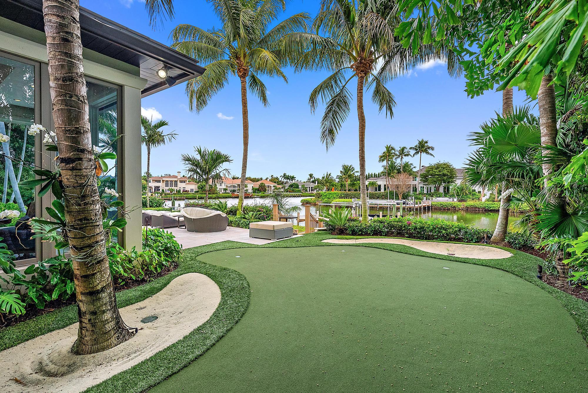 ADMIRALS COVE - Residential