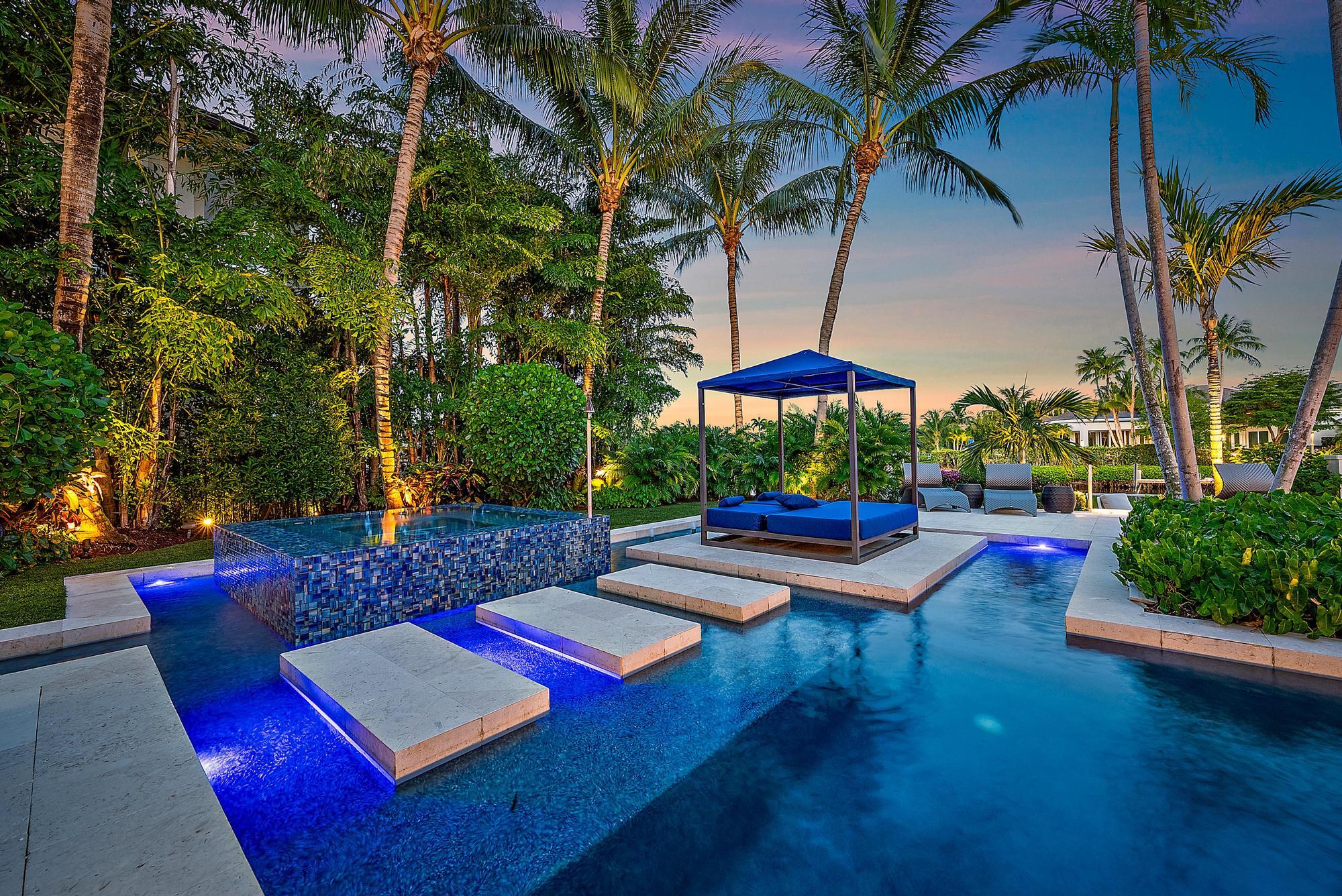 ADMIRALS COVE - Residential