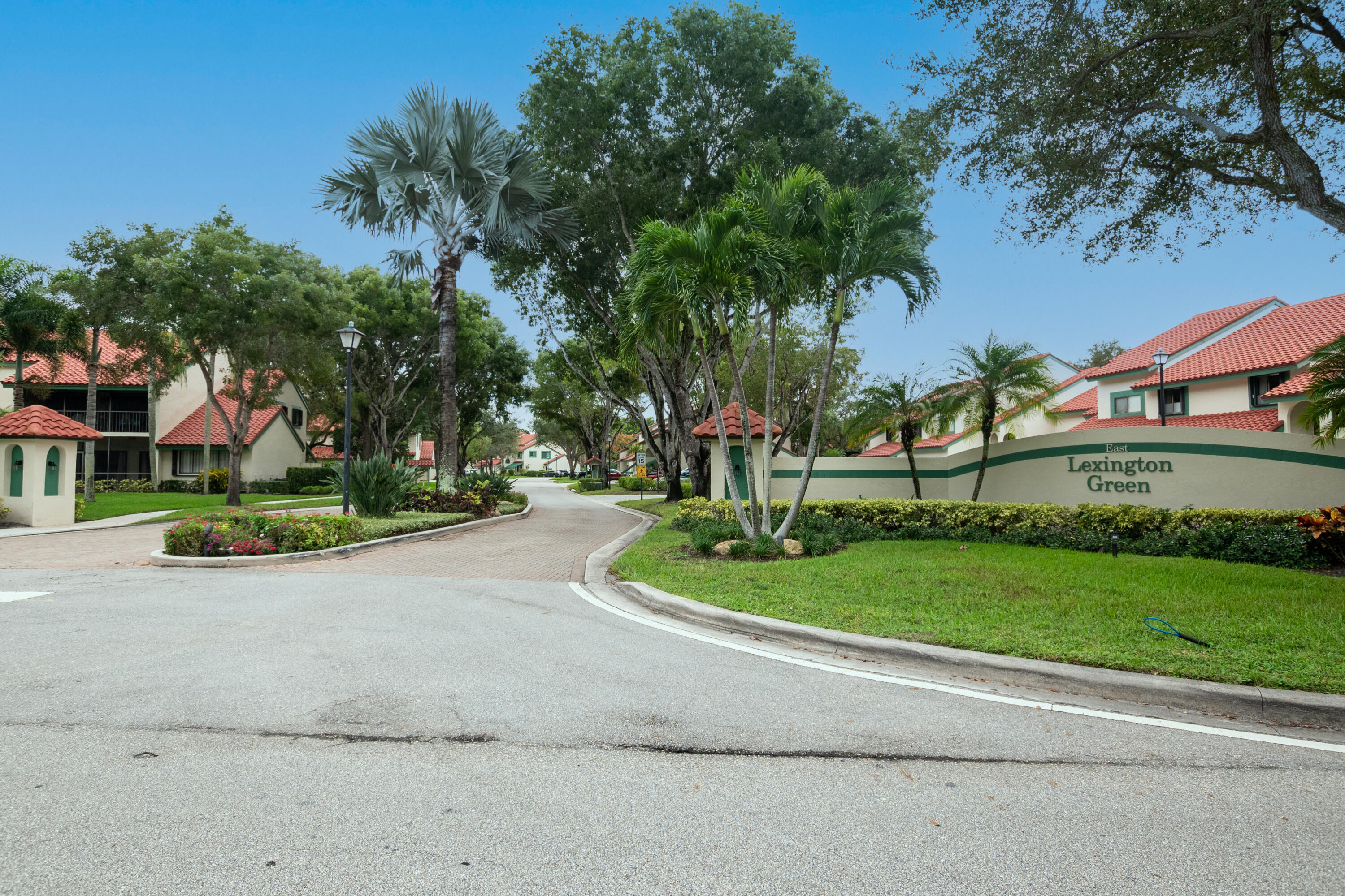 LEXINGTON GREEN CONDO - Residential Lease