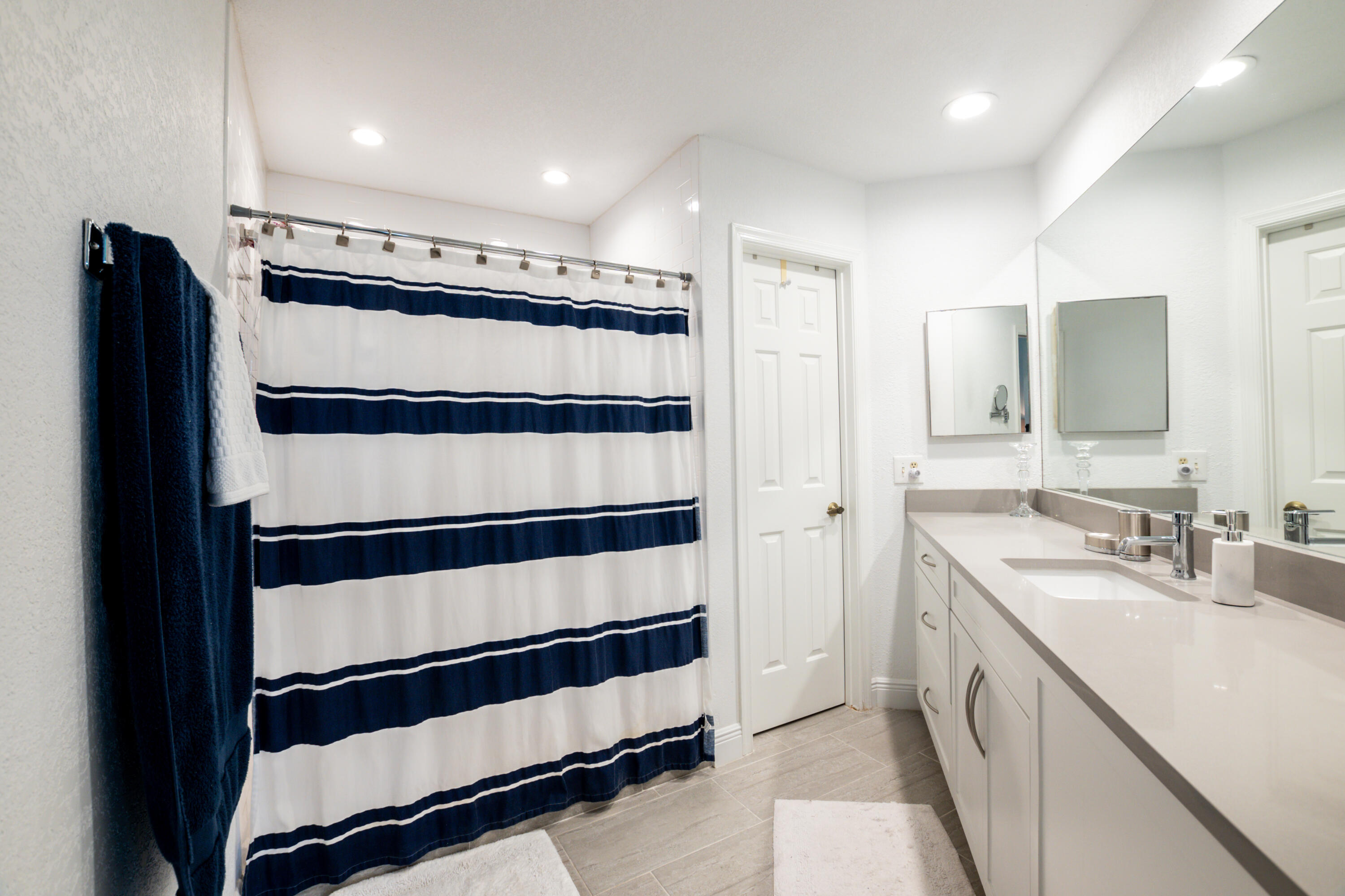 LEXINGTON GREEN CONDO - Residential Lease