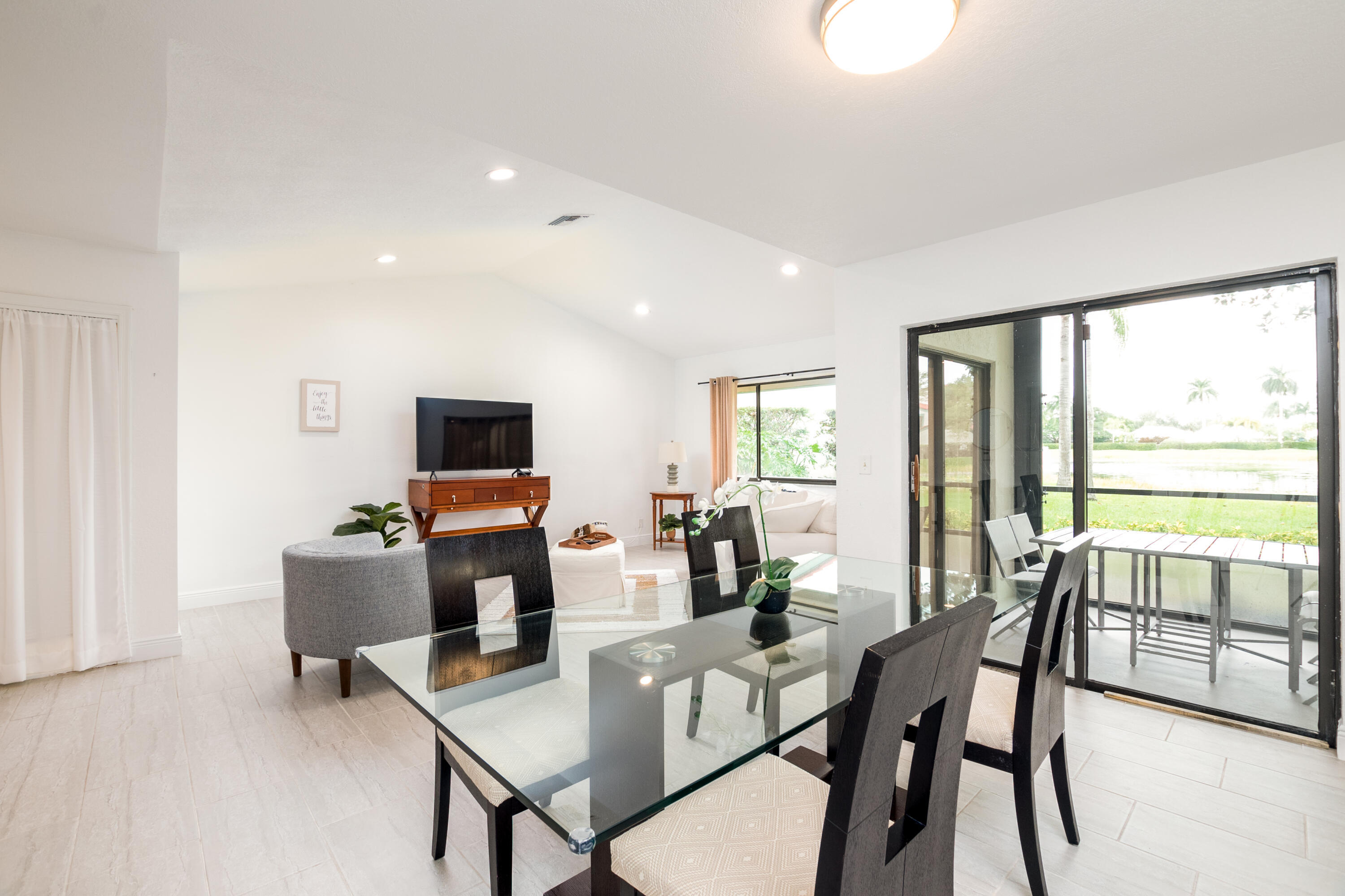 LEXINGTON GREEN CONDO - Residential Lease