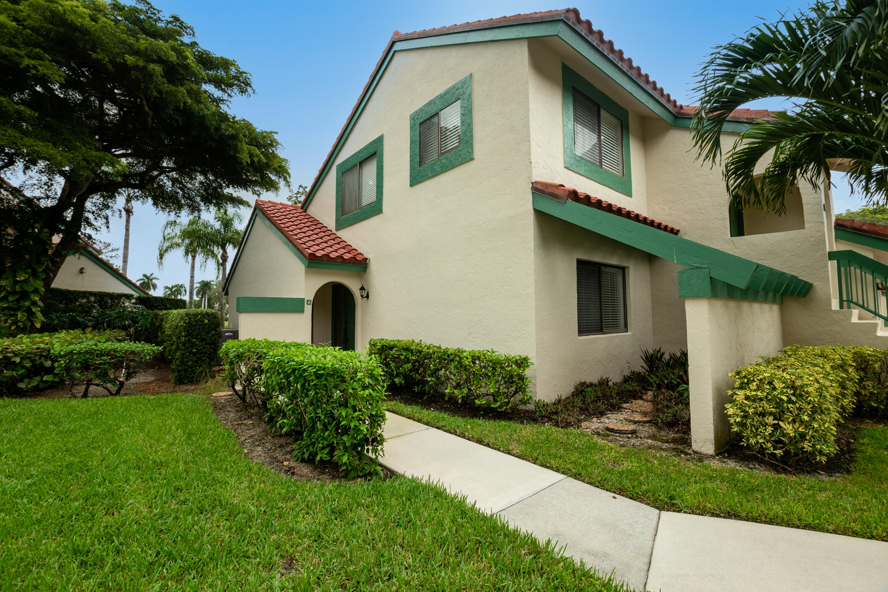 LEXINGTON GREEN CONDO - Residential Lease