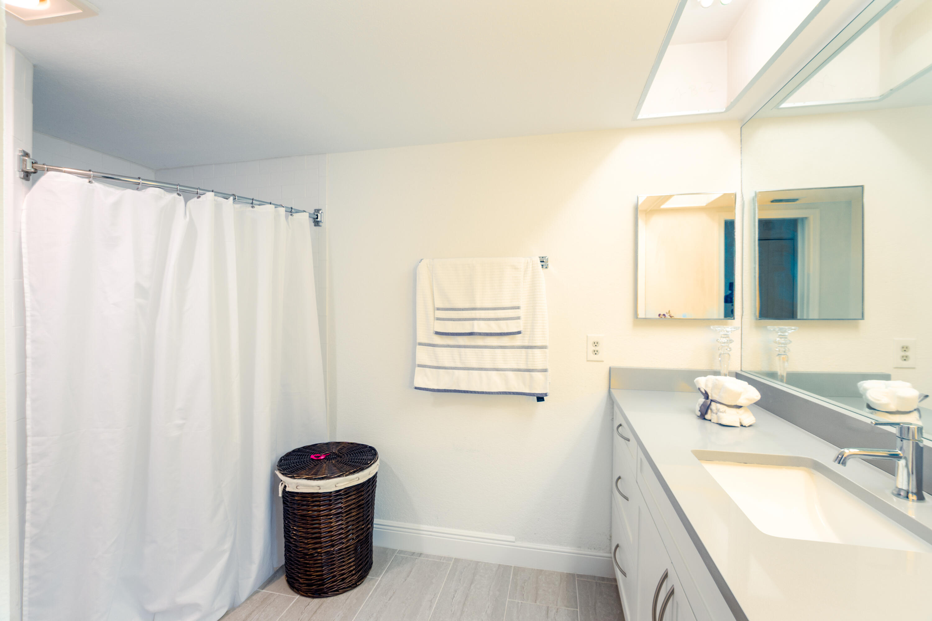 LEXINGTON GREEN CONDO - Residential Lease