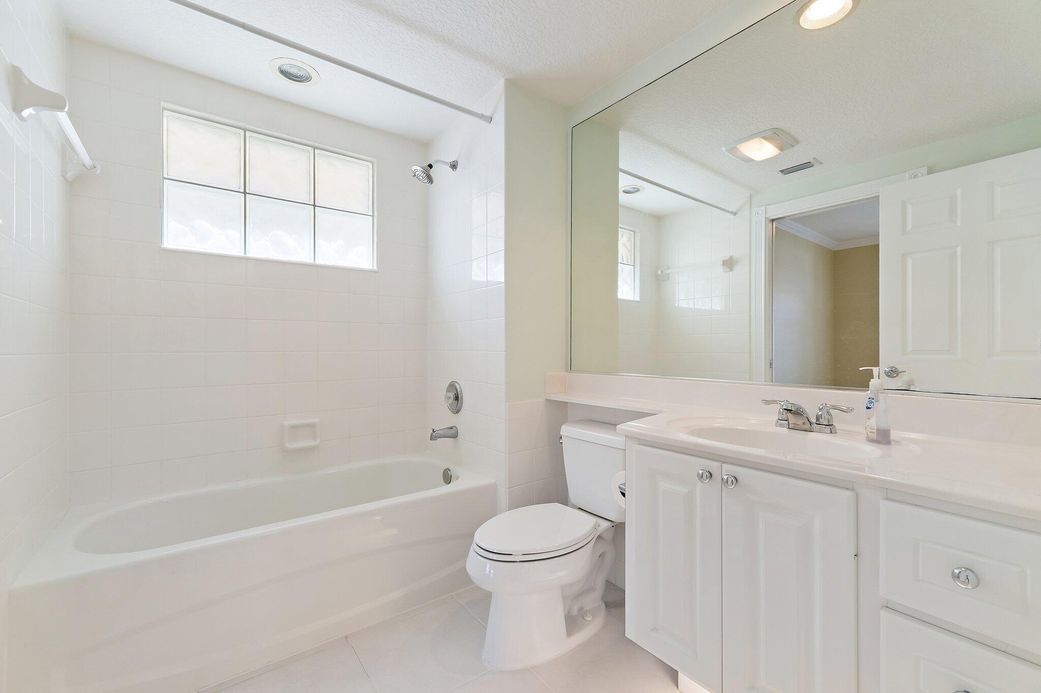 MAGNOLIA BAY - Residential Lease