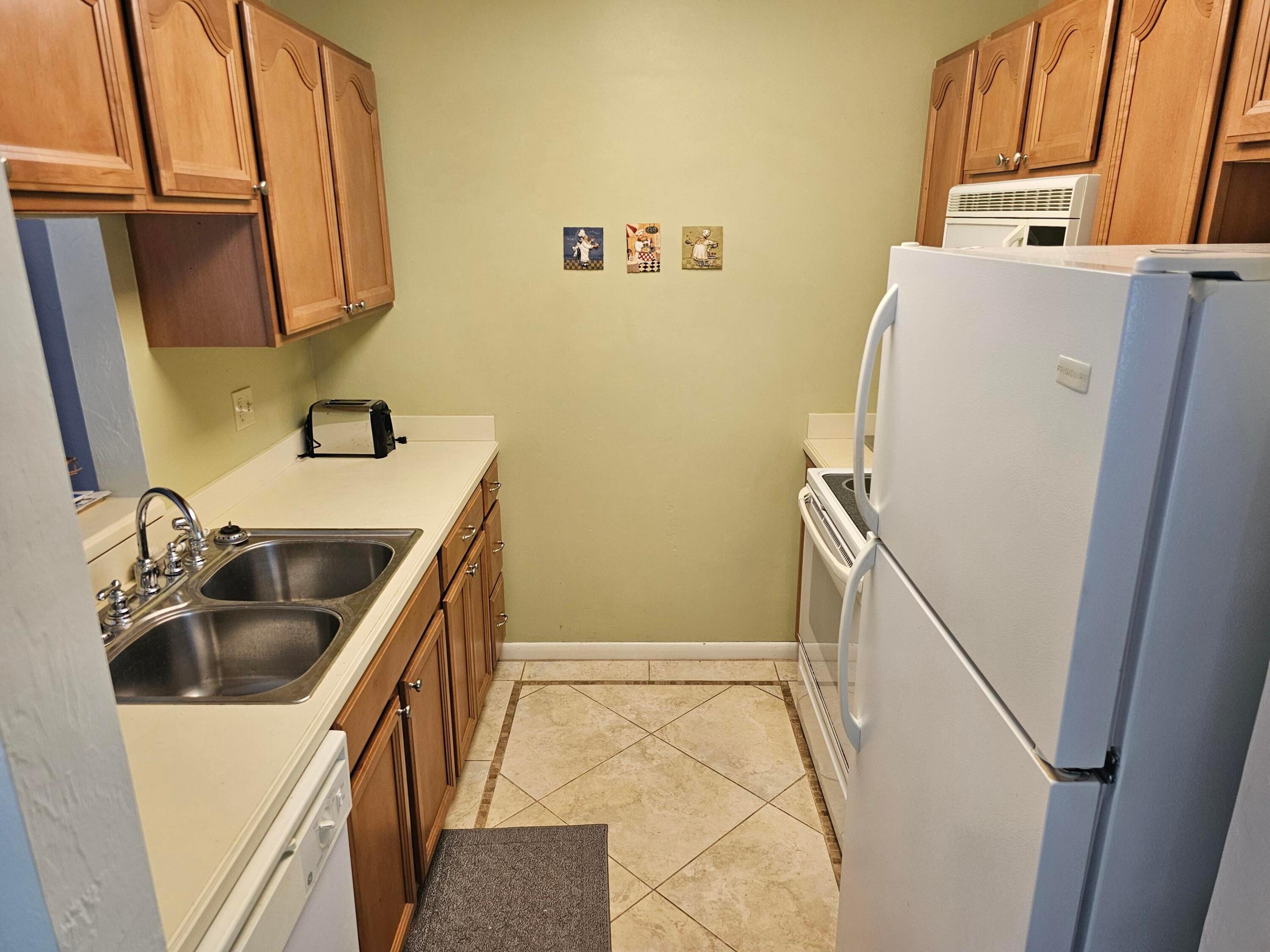 TAYLOR CREEK CONDOMINIUMS - Residential